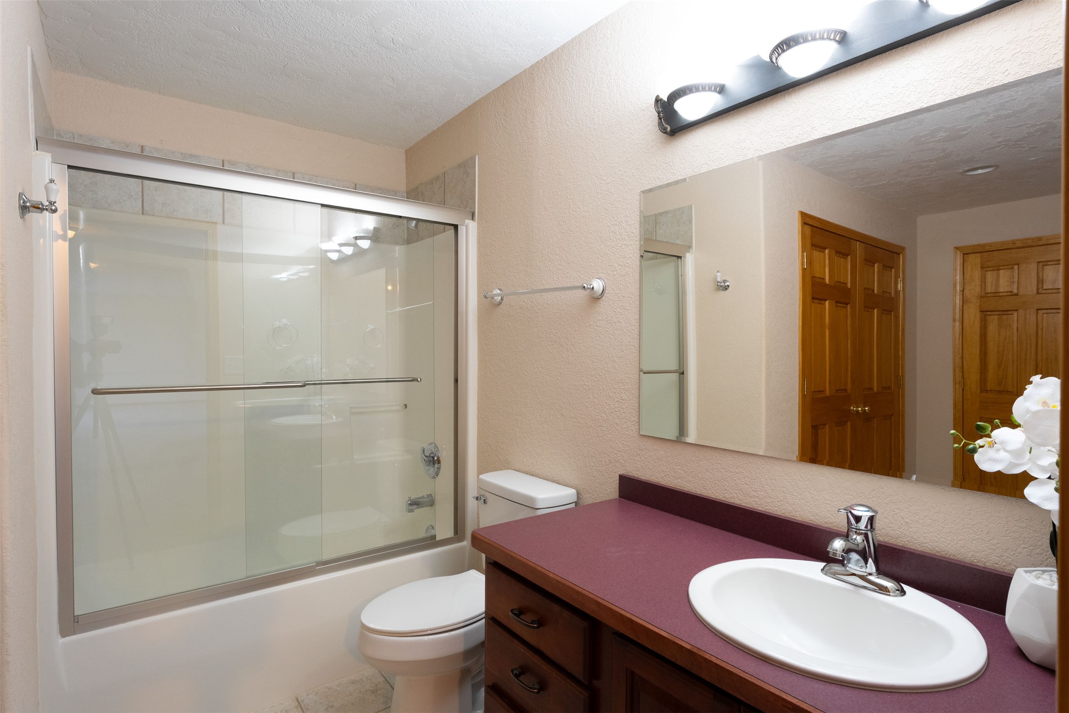 Ronan, Montana 59864, United States, 5 Bedrooms Bedrooms, ,4 BathroomsBathrooms,Residential,Active,154395