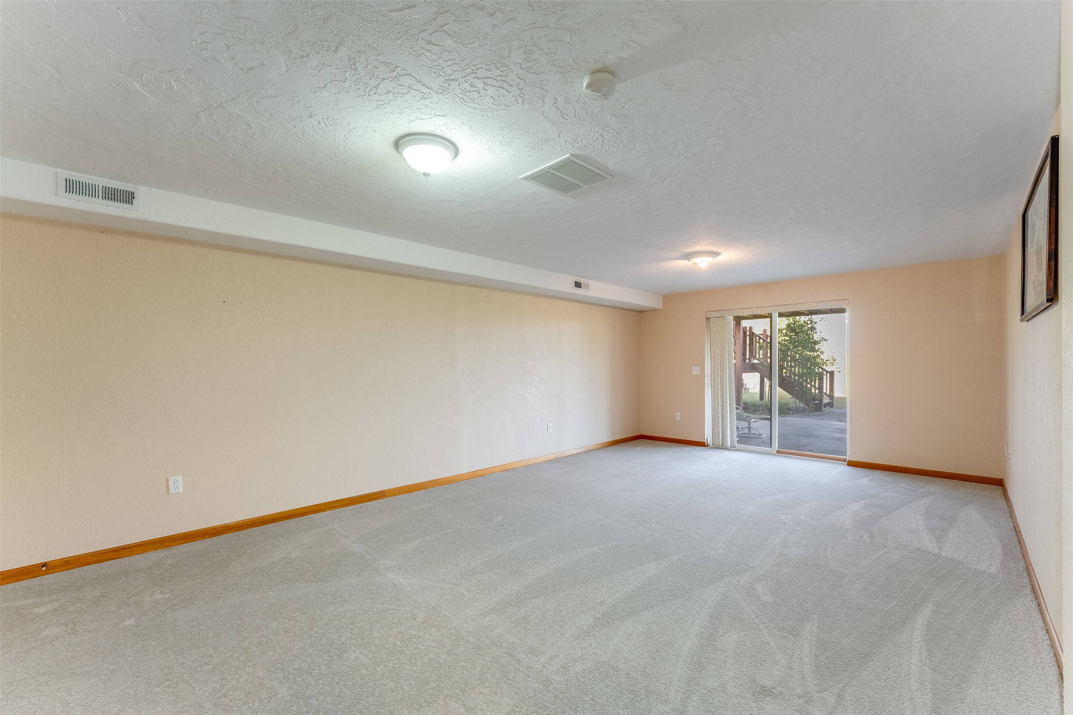 Ronan, Montana 59864, United States, 5 Bedrooms Bedrooms, ,4 BathroomsBathrooms,Residential,Active,154395