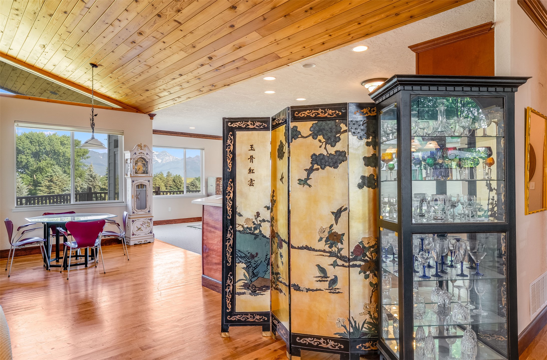 Ronan, Montana 59864, United States, 5 Bedrooms Bedrooms, ,4 BathroomsBathrooms,Residential,Active,154395