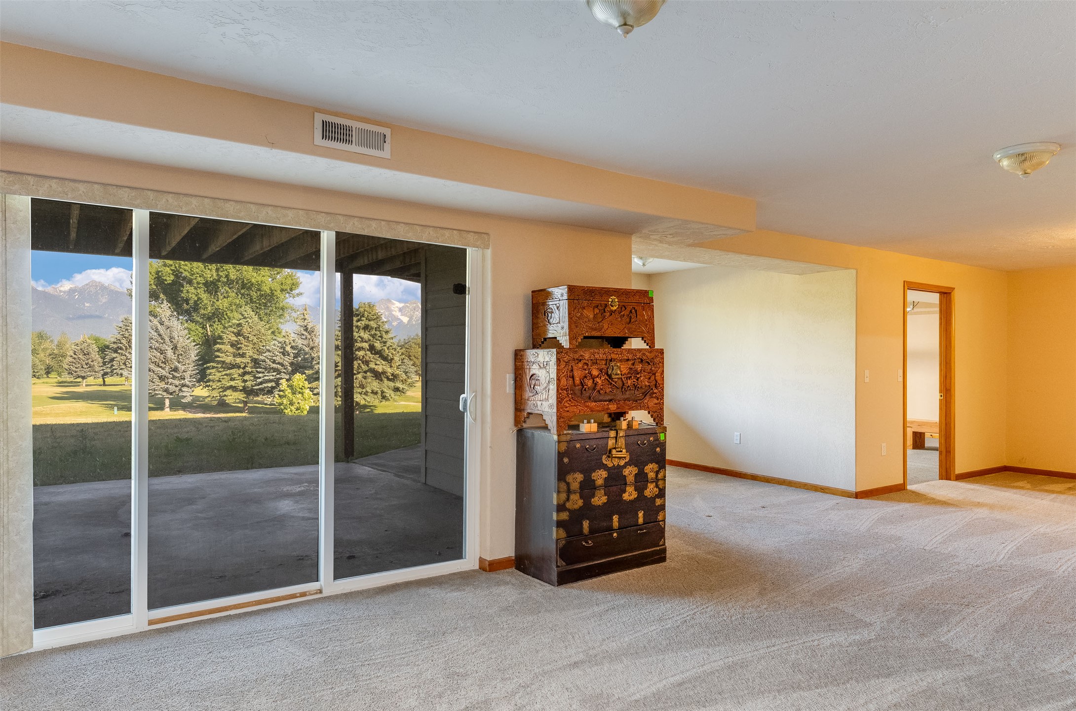 Ronan, Montana 59864, United States, 5 Bedrooms Bedrooms, ,4 BathroomsBathrooms,Residential,Active,154395