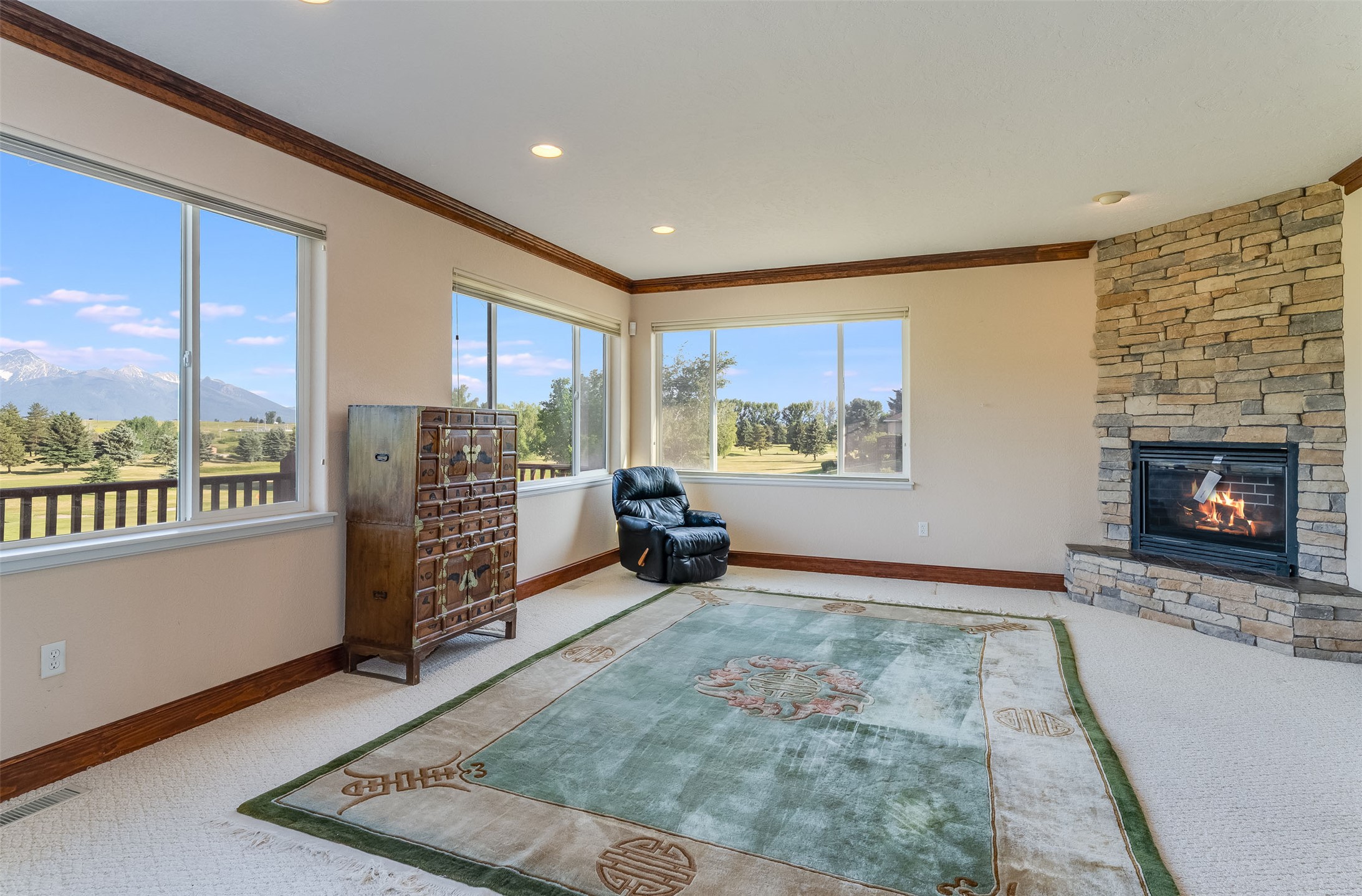 Ronan, Montana 59864, United States, 5 Bedrooms Bedrooms, ,4 BathroomsBathrooms,Residential,Active,154395