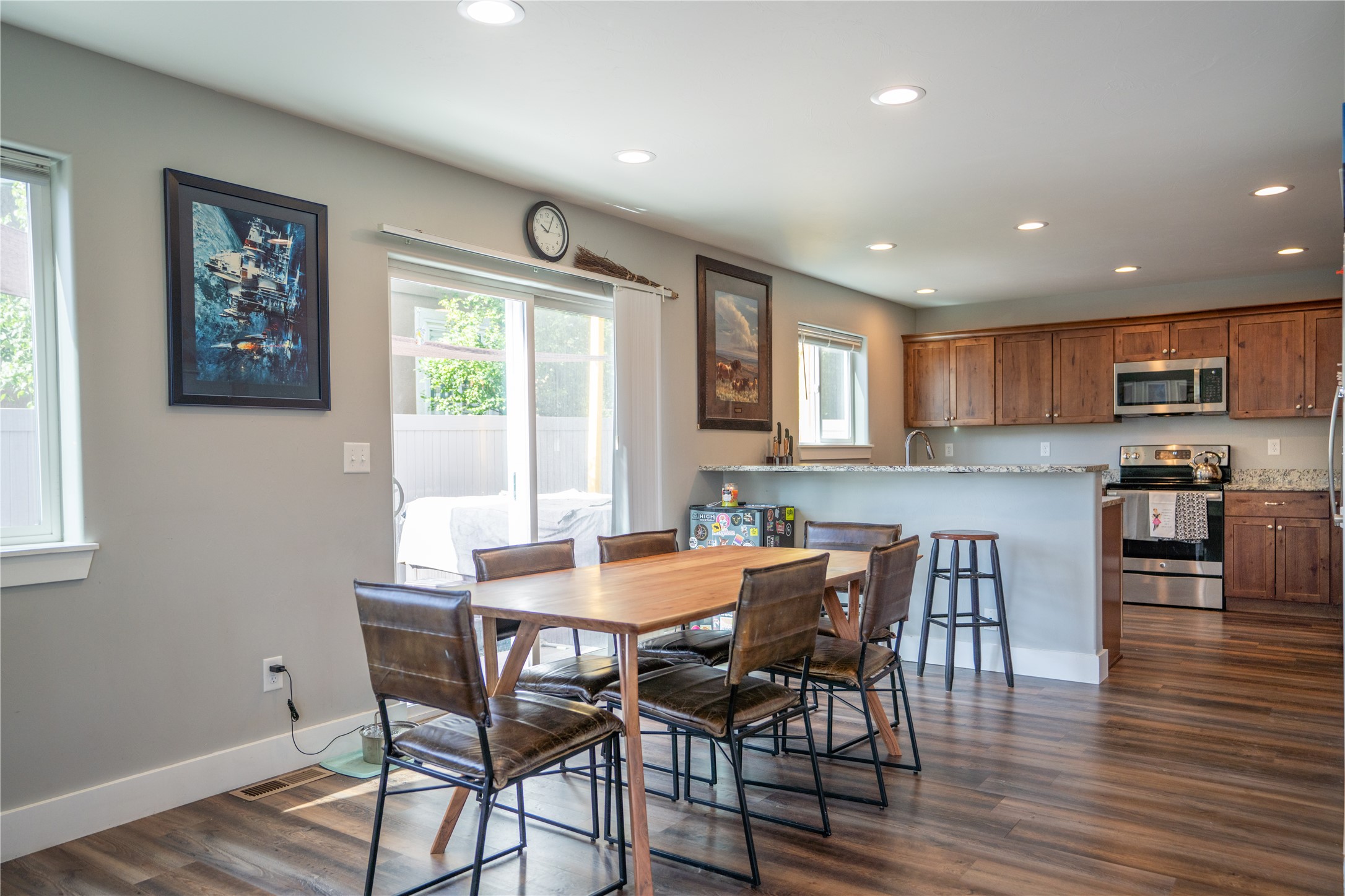 1735 Livingston Avenue