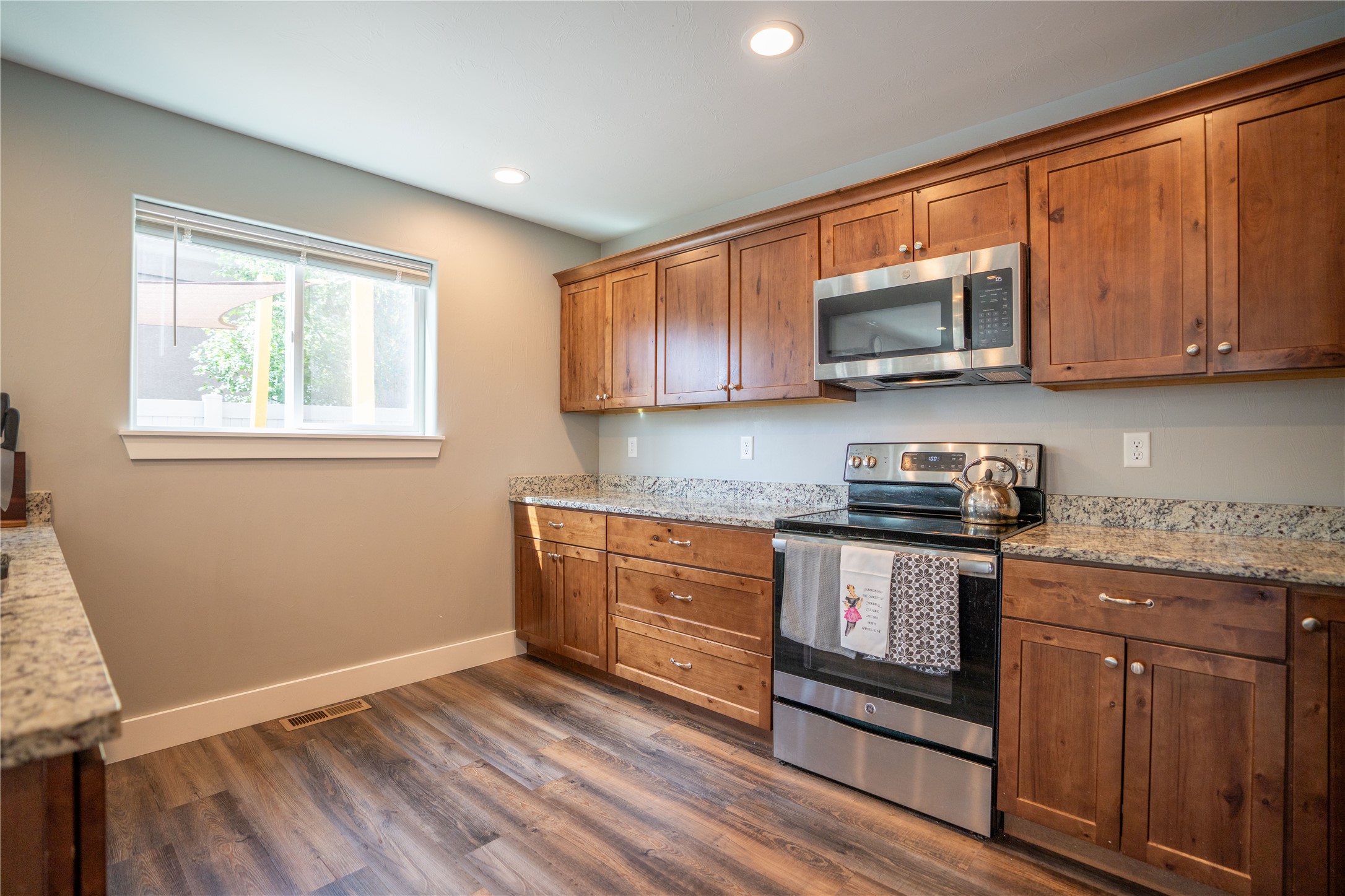 1735 Livingston Avenue