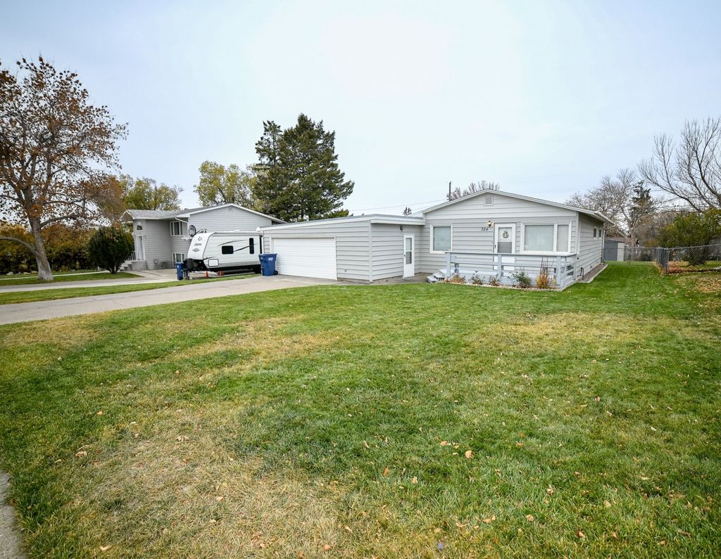 Photo of 324 Riverview 4 W, Great Falls, MT 59404 (MLS # 30060863)