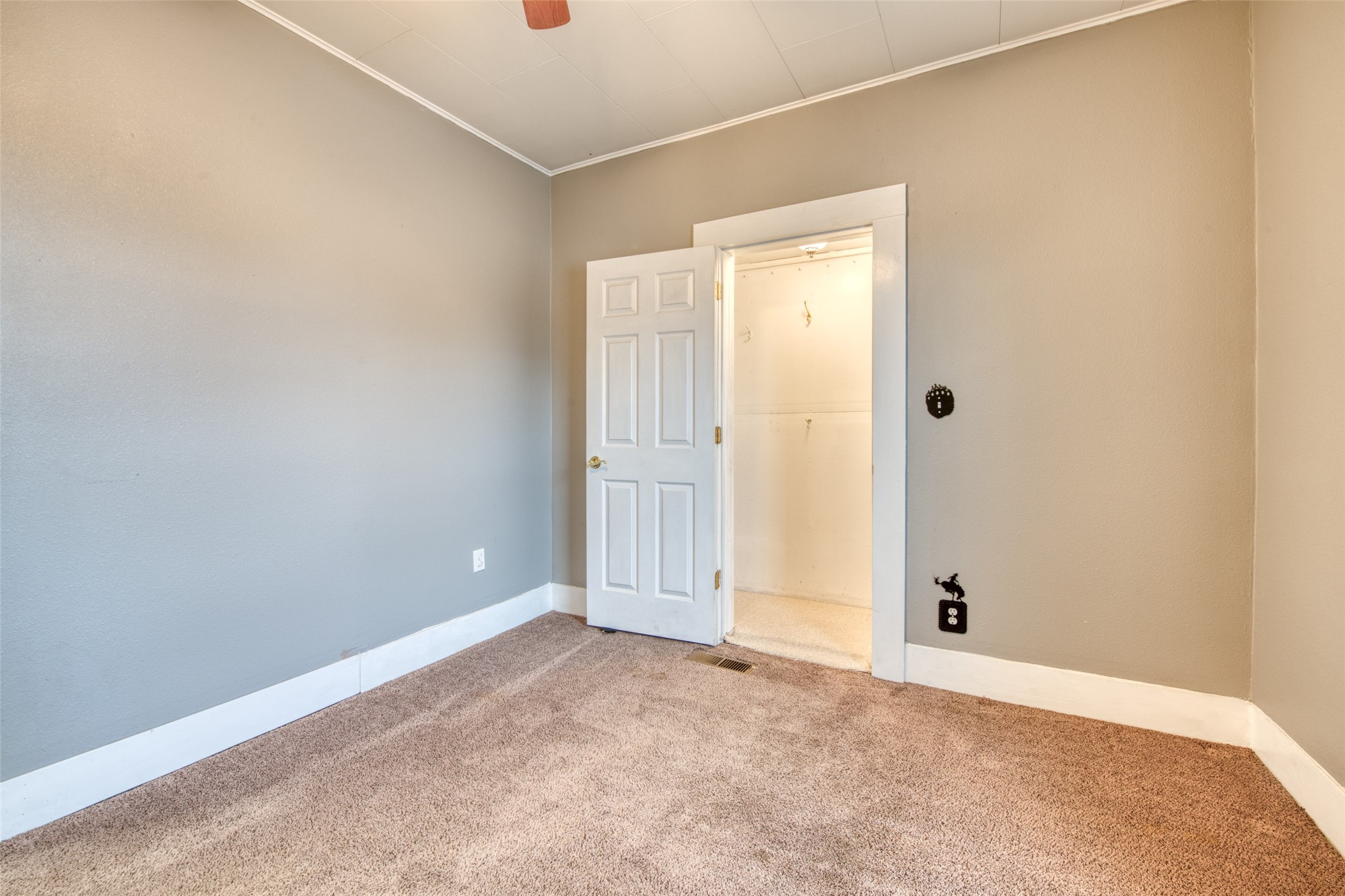 Hamilton, Montana 59840, United States, 2 Bedrooms Bedrooms, ,2 BathroomsBathrooms,Residential,Pending,59840