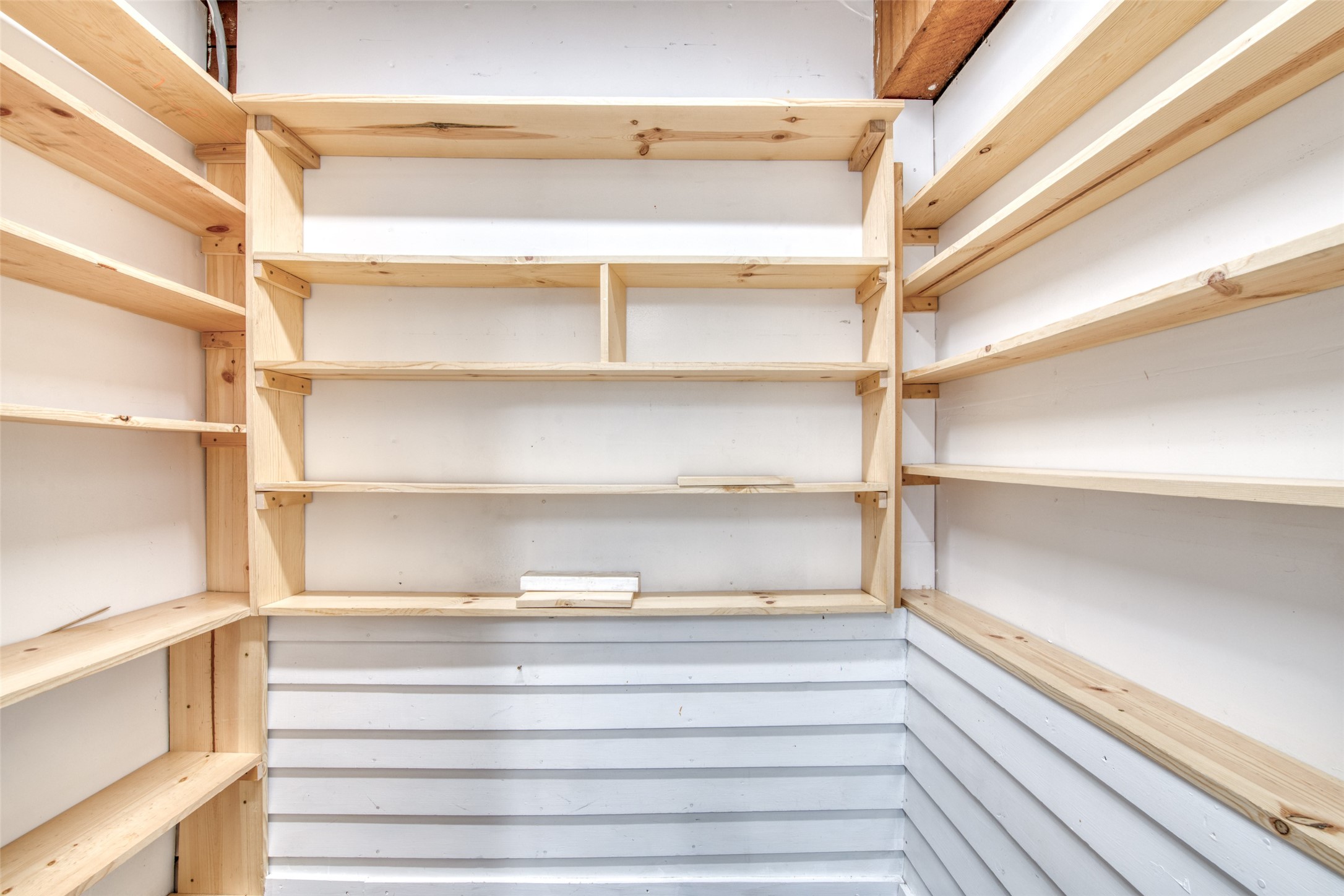 Hamilton, Montana 59840, United States, 2 Bedrooms Bedrooms, ,2 BathroomsBathrooms,Residential,Pending,59840