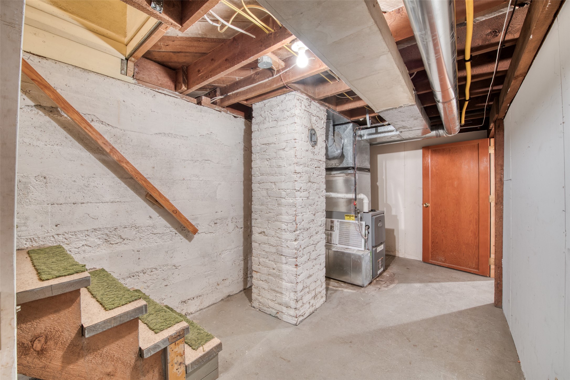 Hamilton, Montana 59840, United States, 2 Bedrooms Bedrooms, ,2 BathroomsBathrooms,Residential,Pending,59840