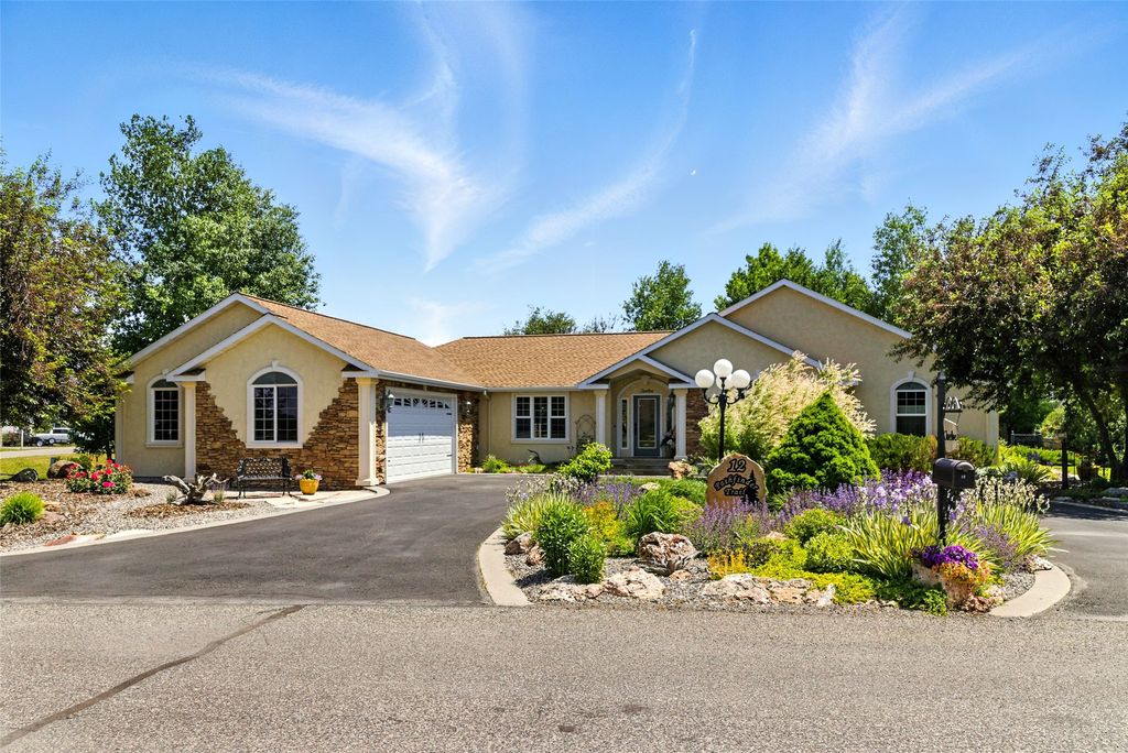 Photo of 12 Pathfinder Trail, Bozeman, MT 59718 (MLS # 30068080)