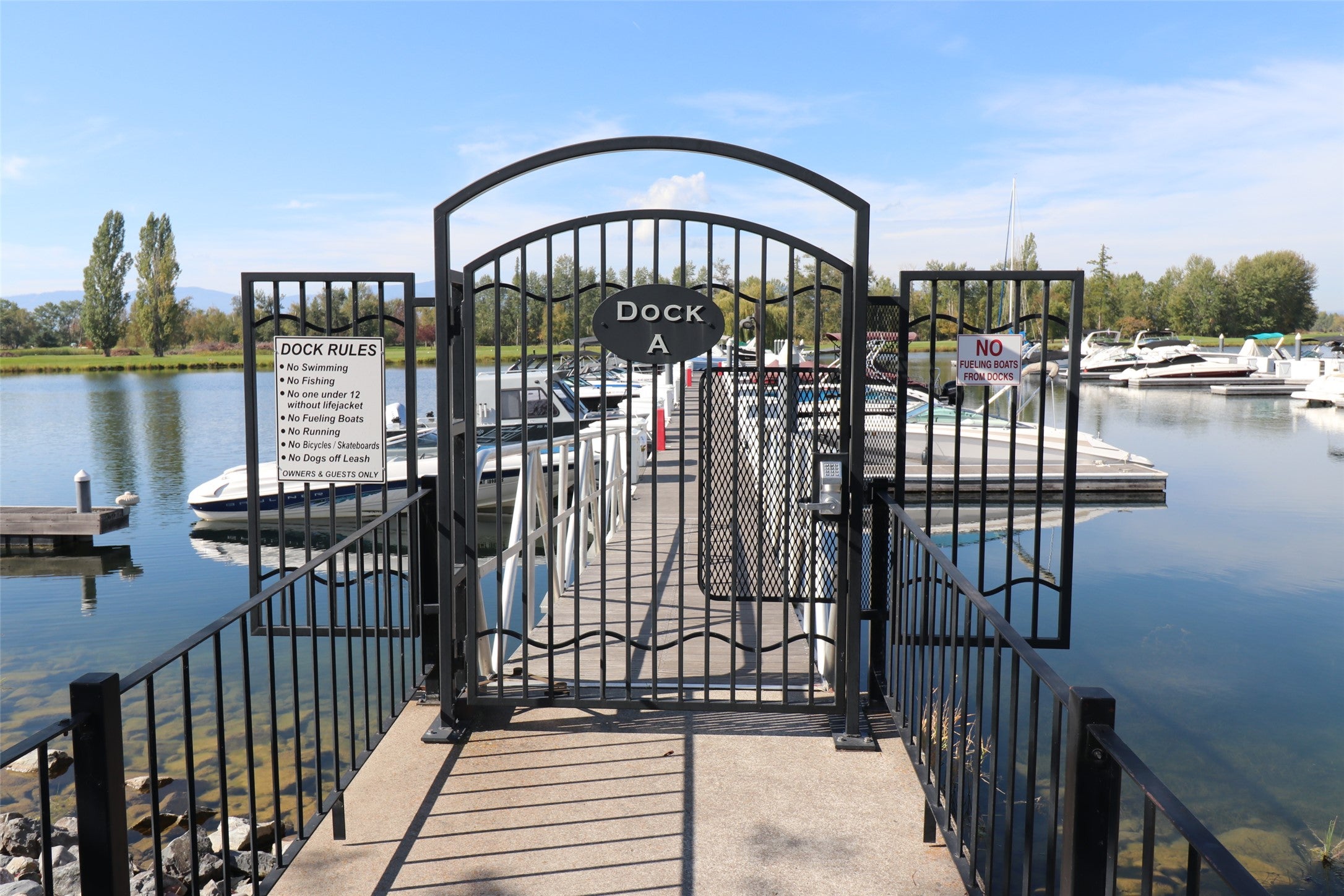 A 33 Eagle Bend Yacht Harbor 44'