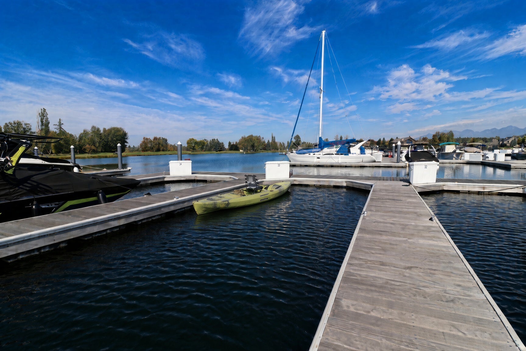 A 33 Eagle Bend Yacht Harbor 44'
