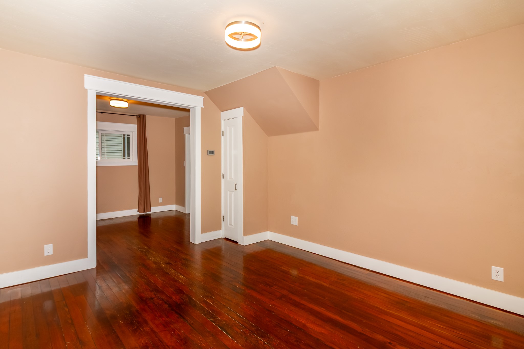 47 5th Avenue E