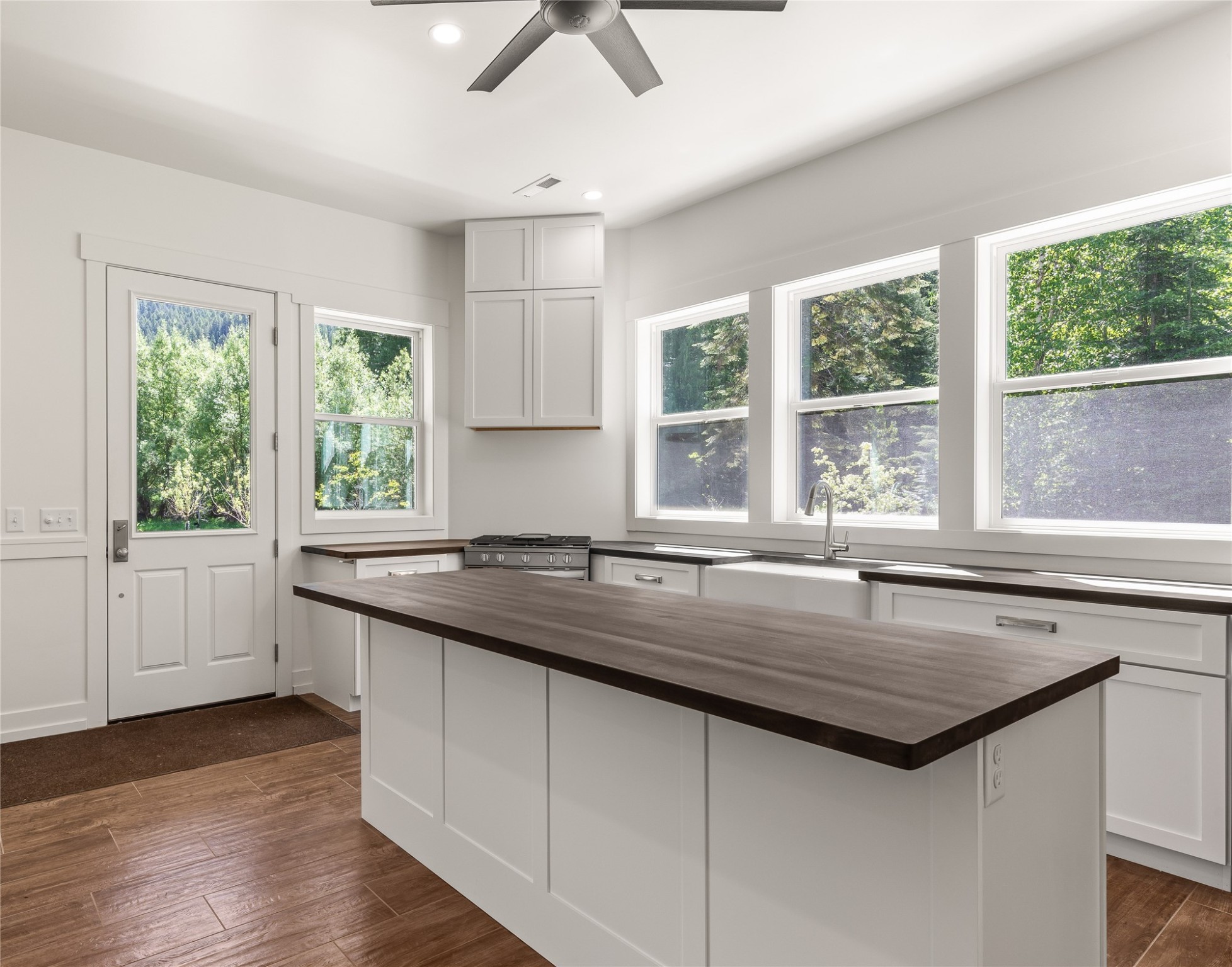 Heron, Montana 59844, United States, ,Commercial,Active,147248