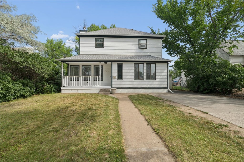 Photo of 1219 9th Avenue S, Great Falls, MT 59405 (MLS # 30075405)