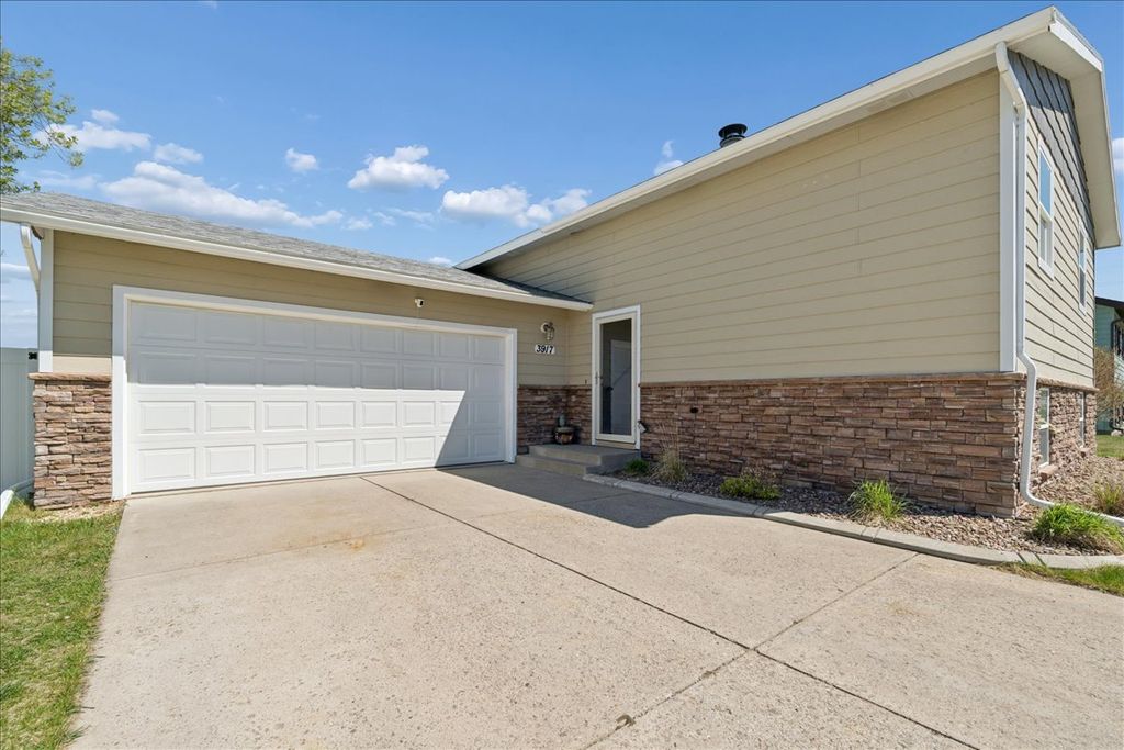 Photo of 3917 13th Avenue S, Great Falls, MT 59405 (MLS # 30069945)