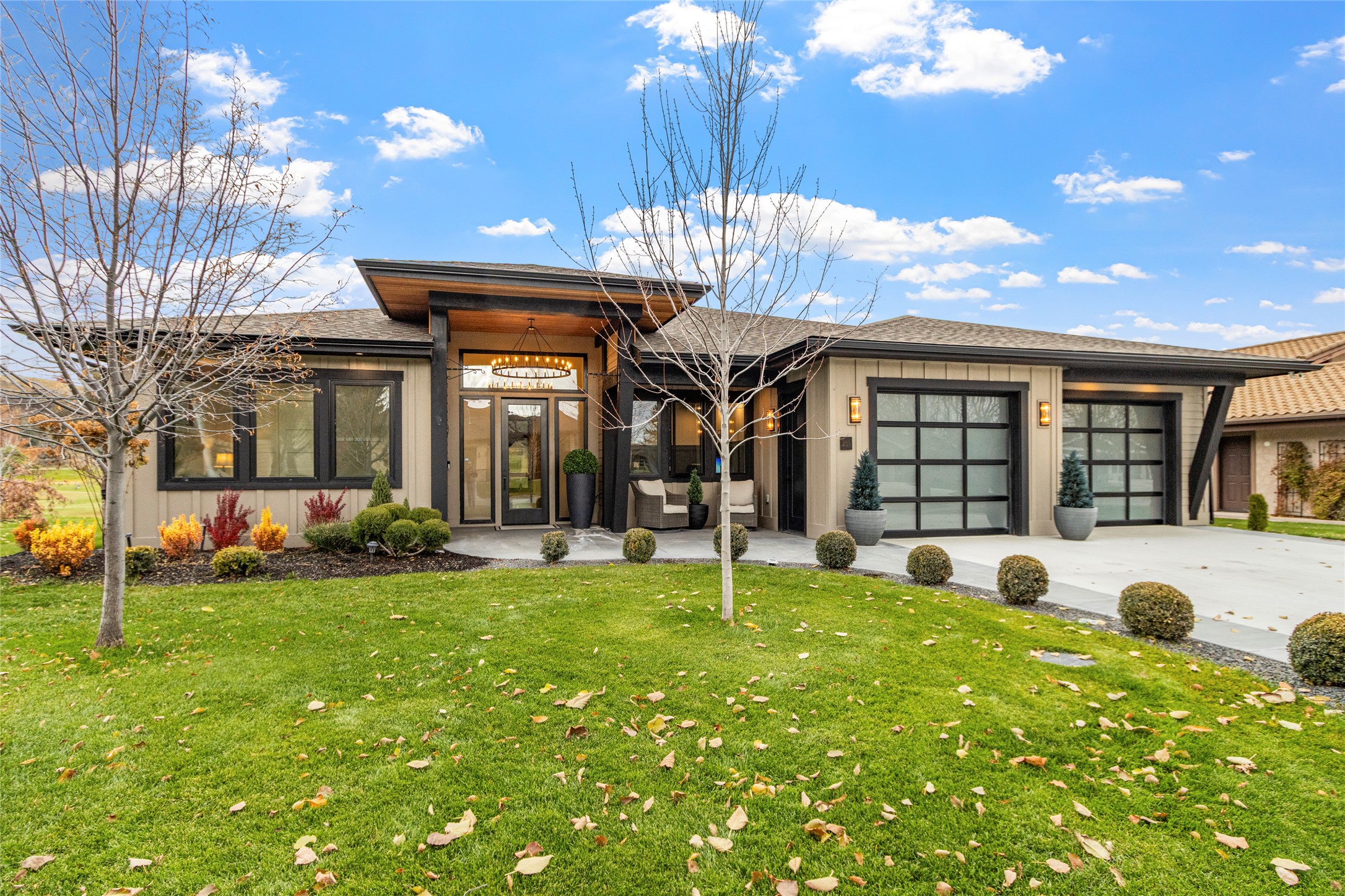 269 W Nicklaus Avenue