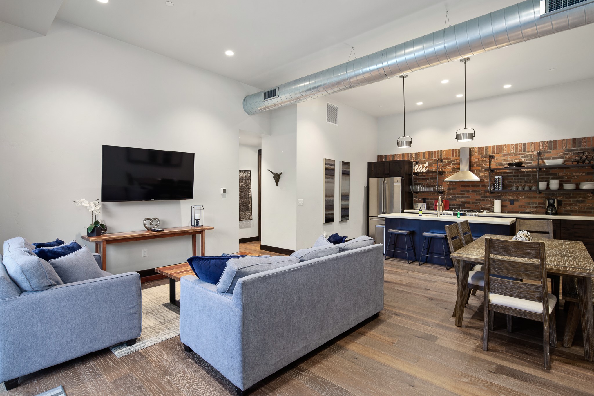 214 E 2nd Street 201
