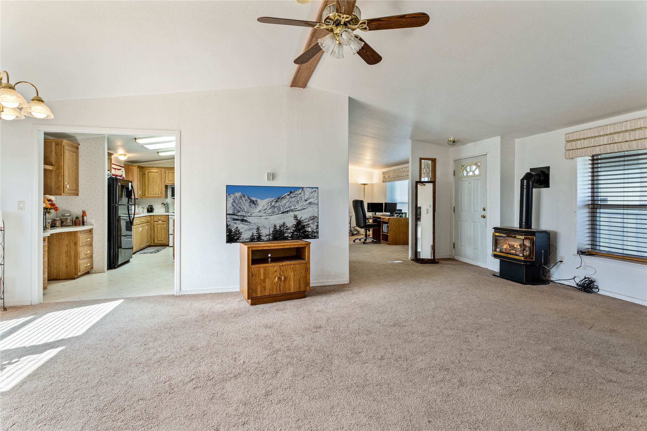 Victor, Montana 59875, United States, 4 Bedrooms Bedrooms, ,3 BathroomsBathrooms,Residential,Pending,113978