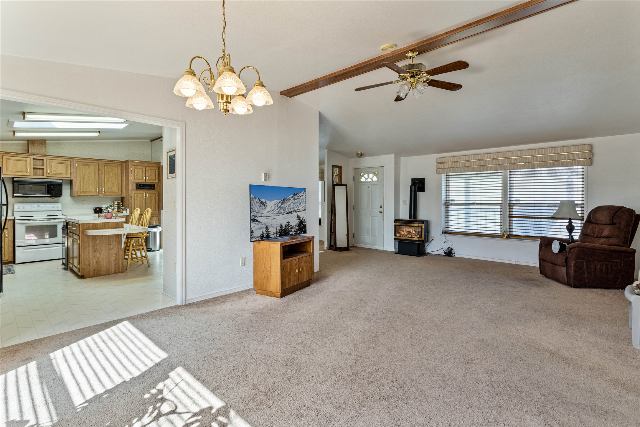 Victor, Montana 59875, United States, 4 Bedrooms Bedrooms, ,3 BathroomsBathrooms,Residential,Pending,113978