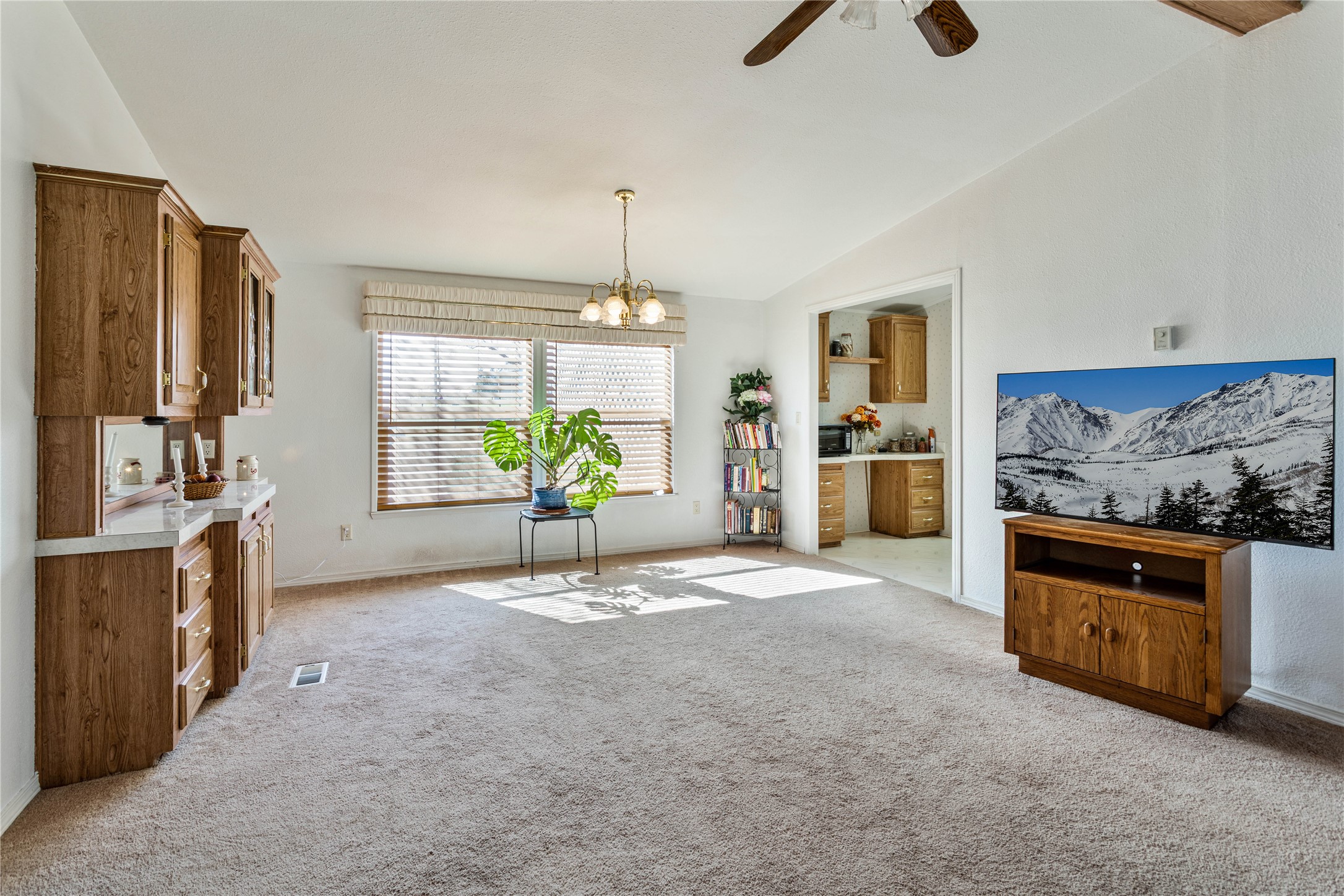 Victor, Montana 59875, United States, 4 Bedrooms Bedrooms, ,3 BathroomsBathrooms,Residential,Pending,113978