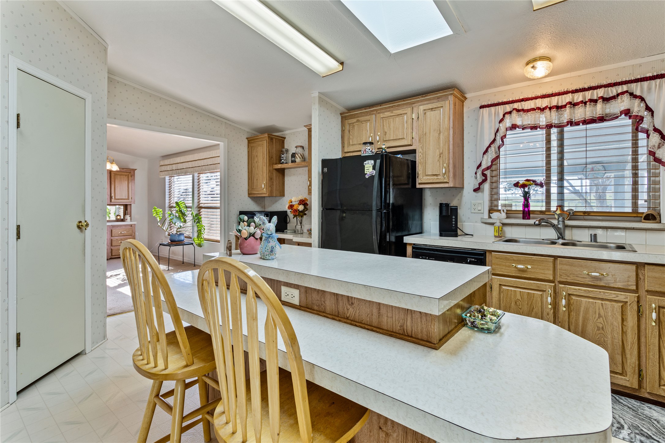 Victor, Montana 59875, United States, 4 Bedrooms Bedrooms, ,3 BathroomsBathrooms,Residential,Pending,113978