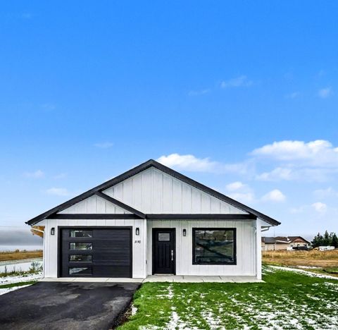 Photo of 3740 S Wyoming Street, Butte, MT 59701 (MLS # 30061635)