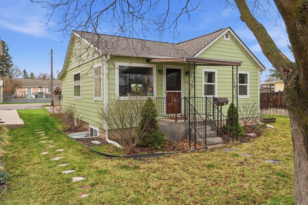 Photo of 1425 Defoe Street, Missoula, MT 59802 (MLS # 30067995)