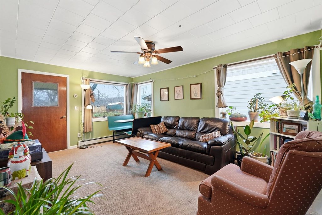 Photo of 1425 Defoe Street, Missoula, MT 59802 (MLS # 30067995)