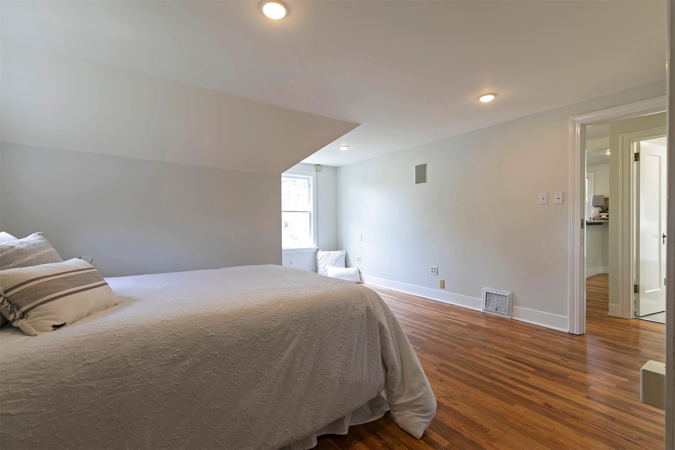 Missoula, Montana 59801, United States, 4 Bedrooms Bedrooms, ,3 BathroomsBathrooms,Residential,Active,127760