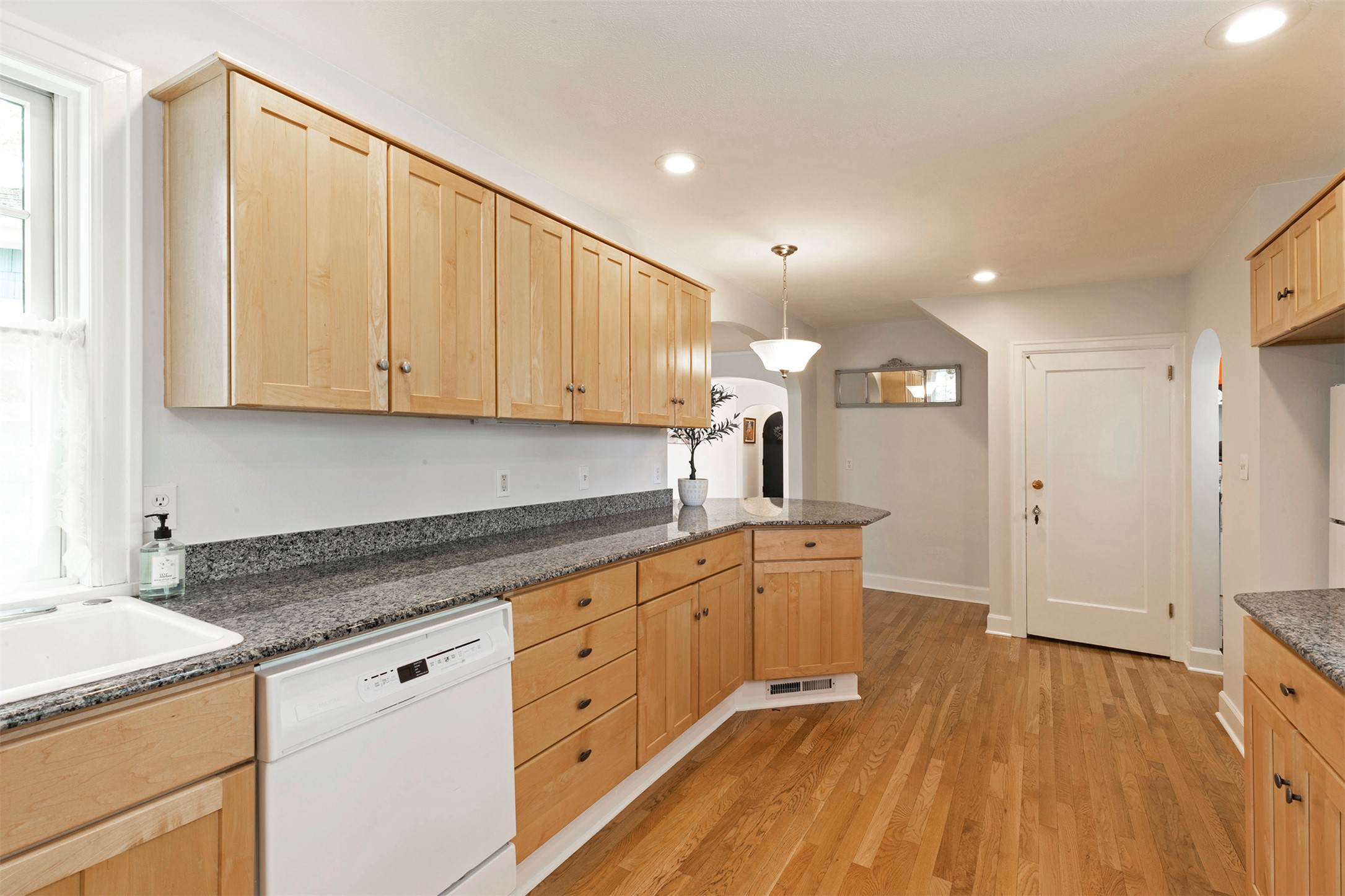 Missoula, Montana 59801, United States, 4 Bedrooms Bedrooms, ,3 BathroomsBathrooms,Residential,Active,127760