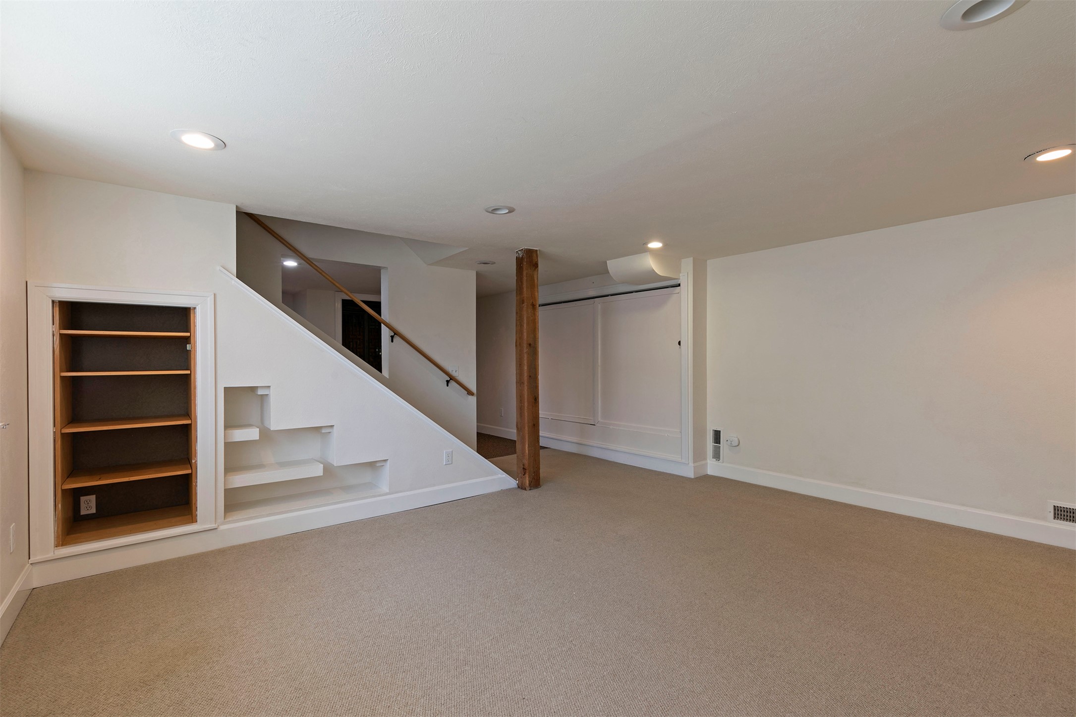 Missoula, Montana 59801, United States, 4 Bedrooms Bedrooms, ,3 BathroomsBathrooms,Residential,Active,127760