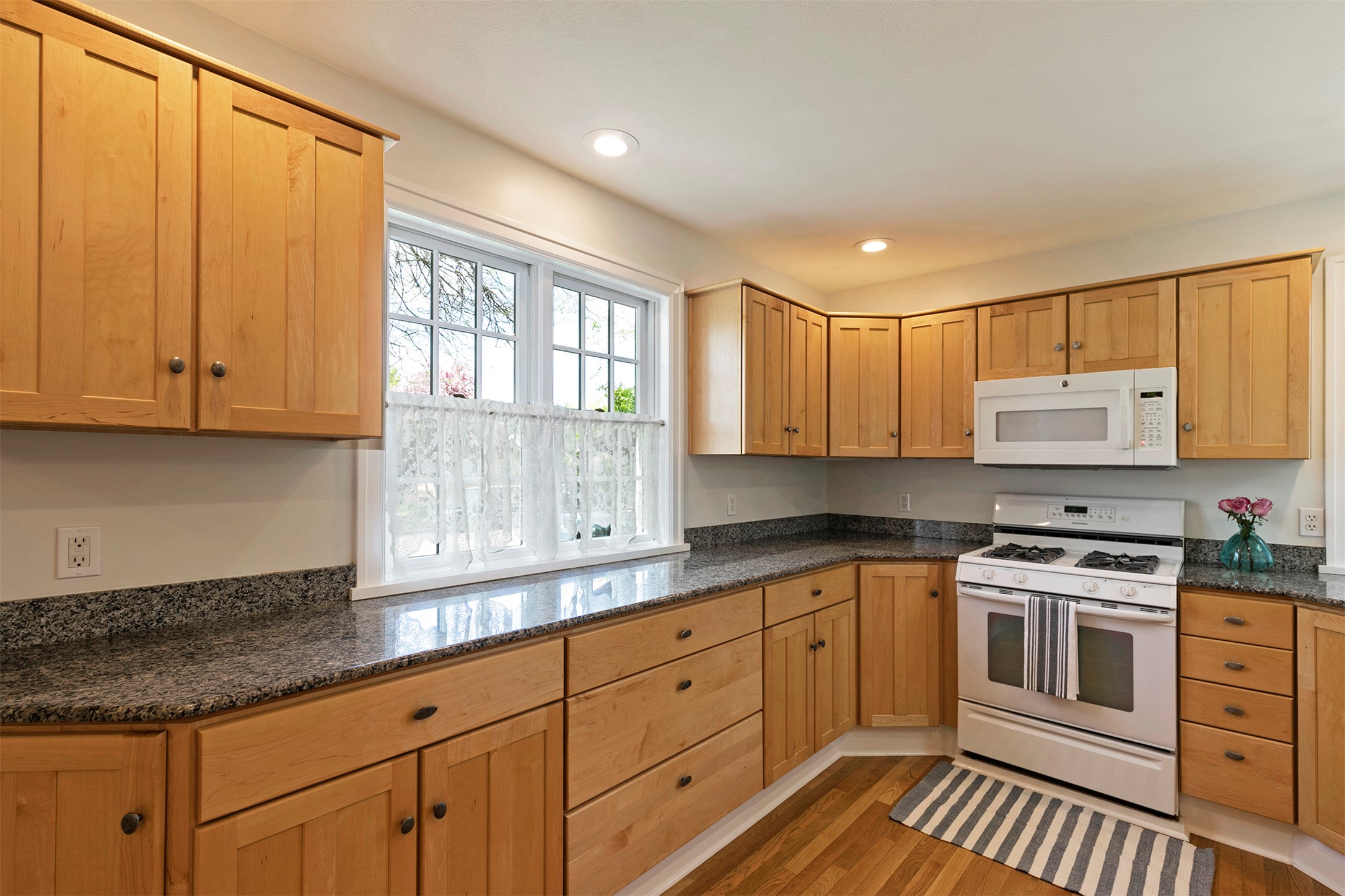 Missoula, Montana 59801, United States, 4 Bedrooms Bedrooms, ,3 BathroomsBathrooms,Residential,Active,127760