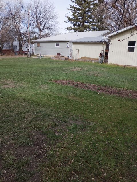 Tiny photo for 190 N Floweree Avenue, Cascade, MT 59421 (MLS # 30068662)