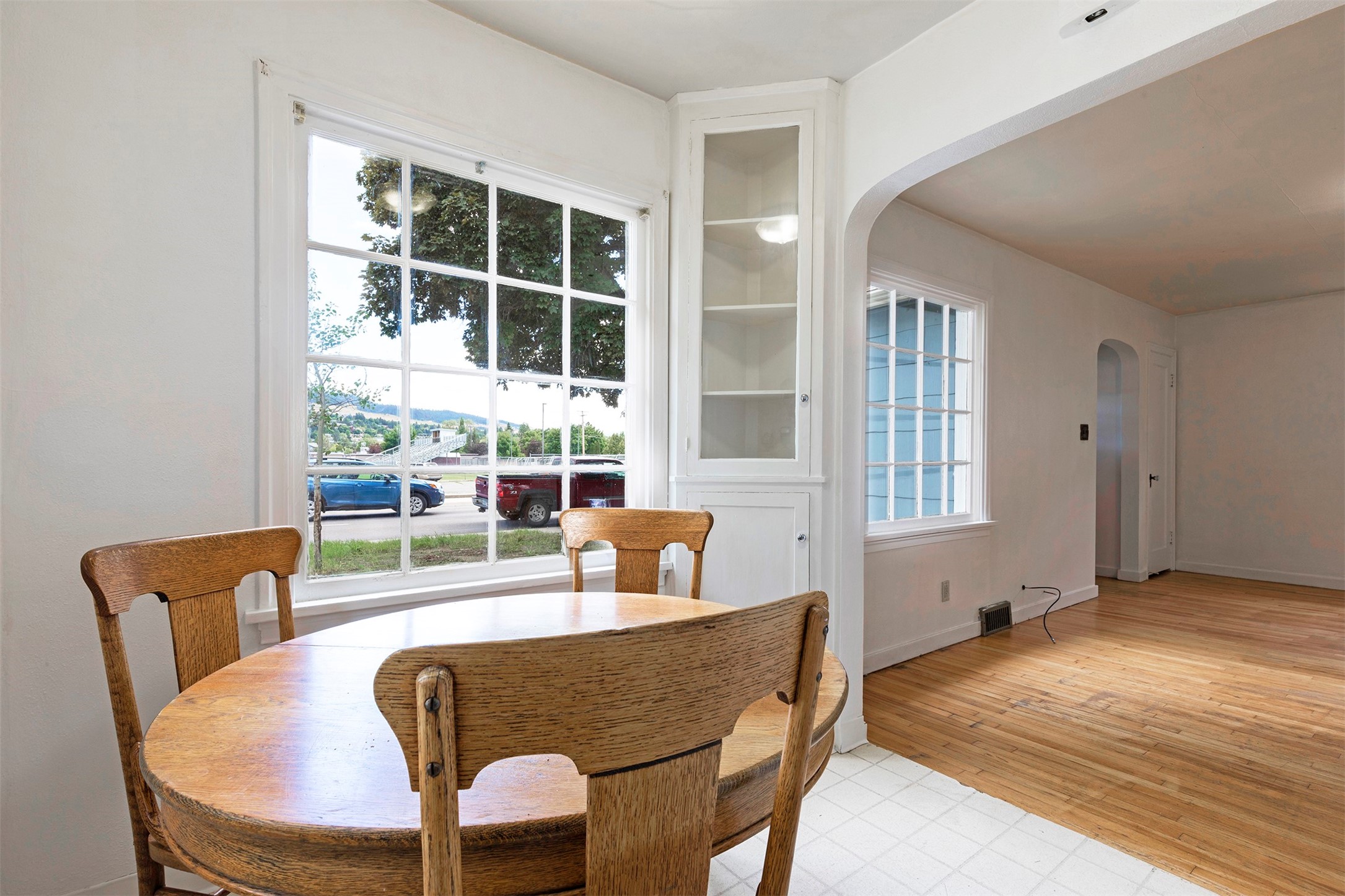 Missoula, Montana 59801, United States, 3 Bedrooms Bedrooms, ,2 BathroomsBathrooms,Residential,Pending,53123