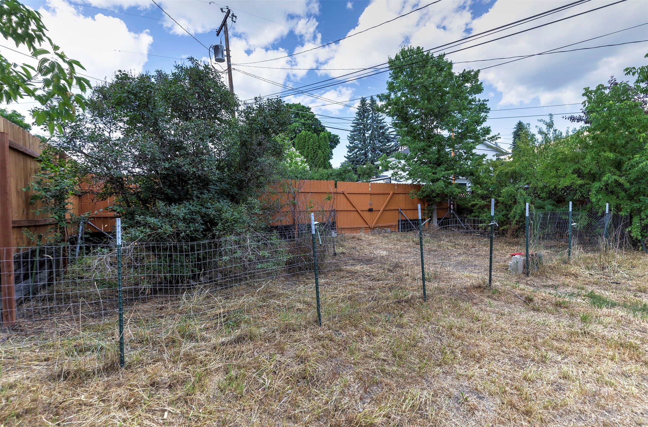 Missoula, Montana 59801, United States, 3 Bedrooms Bedrooms, ,2 BathroomsBathrooms,Residential,Pending,53123