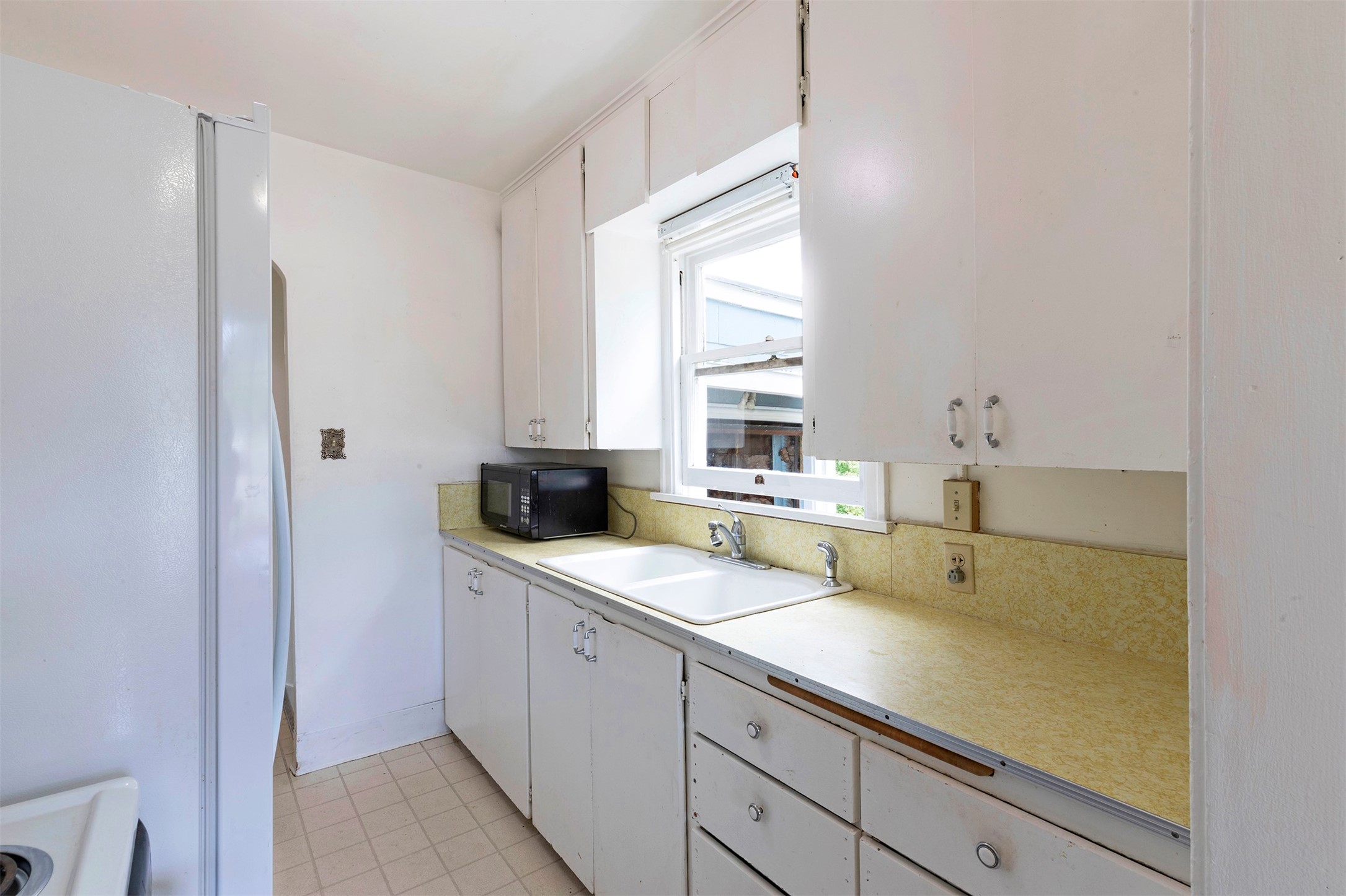 Missoula, Montana 59801, United States, 3 Bedrooms Bedrooms, ,2 BathroomsBathrooms,Residential,Pending,53123