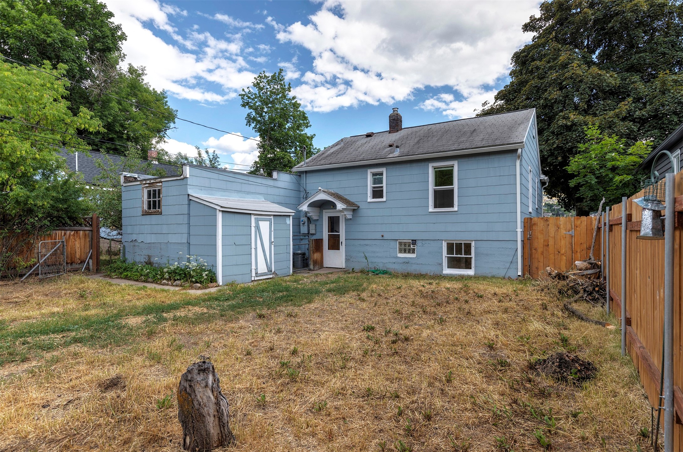 Missoula, Montana 59801, United States, 3 Bedrooms Bedrooms, ,2 BathroomsBathrooms,Residential,Pending,53123