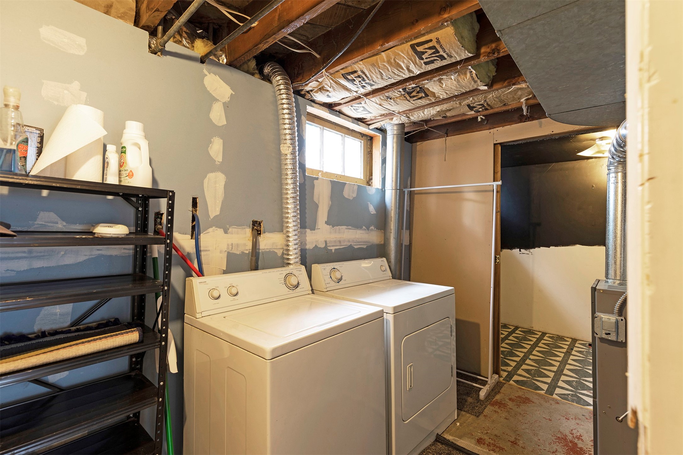 Missoula, Montana 59801, United States, 3 Bedrooms Bedrooms, ,2 BathroomsBathrooms,Residential,Pending,53123