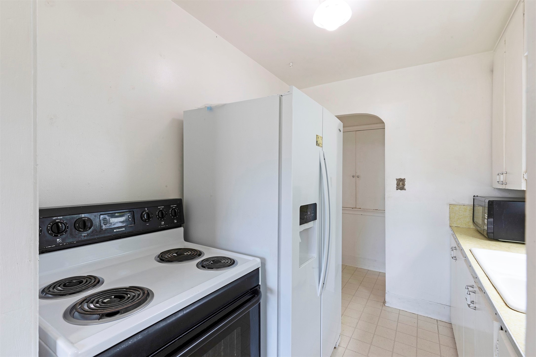 Missoula, Montana 59801, United States, 3 Bedrooms Bedrooms, ,2 BathroomsBathrooms,Residential,Pending,53123