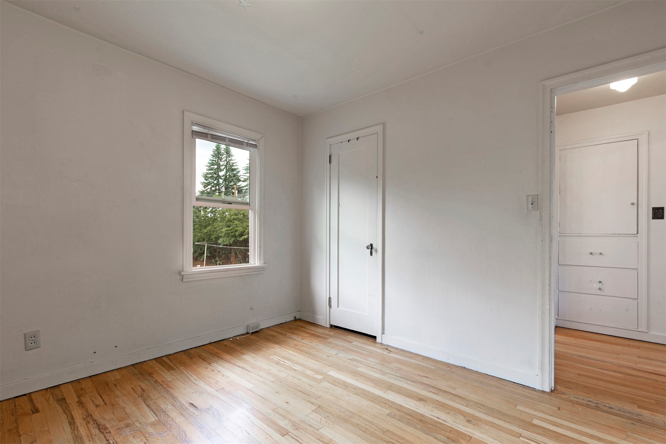 Missoula, Montana 59801, United States, 3 Bedrooms Bedrooms, ,2 BathroomsBathrooms,Residential,Pending,53123