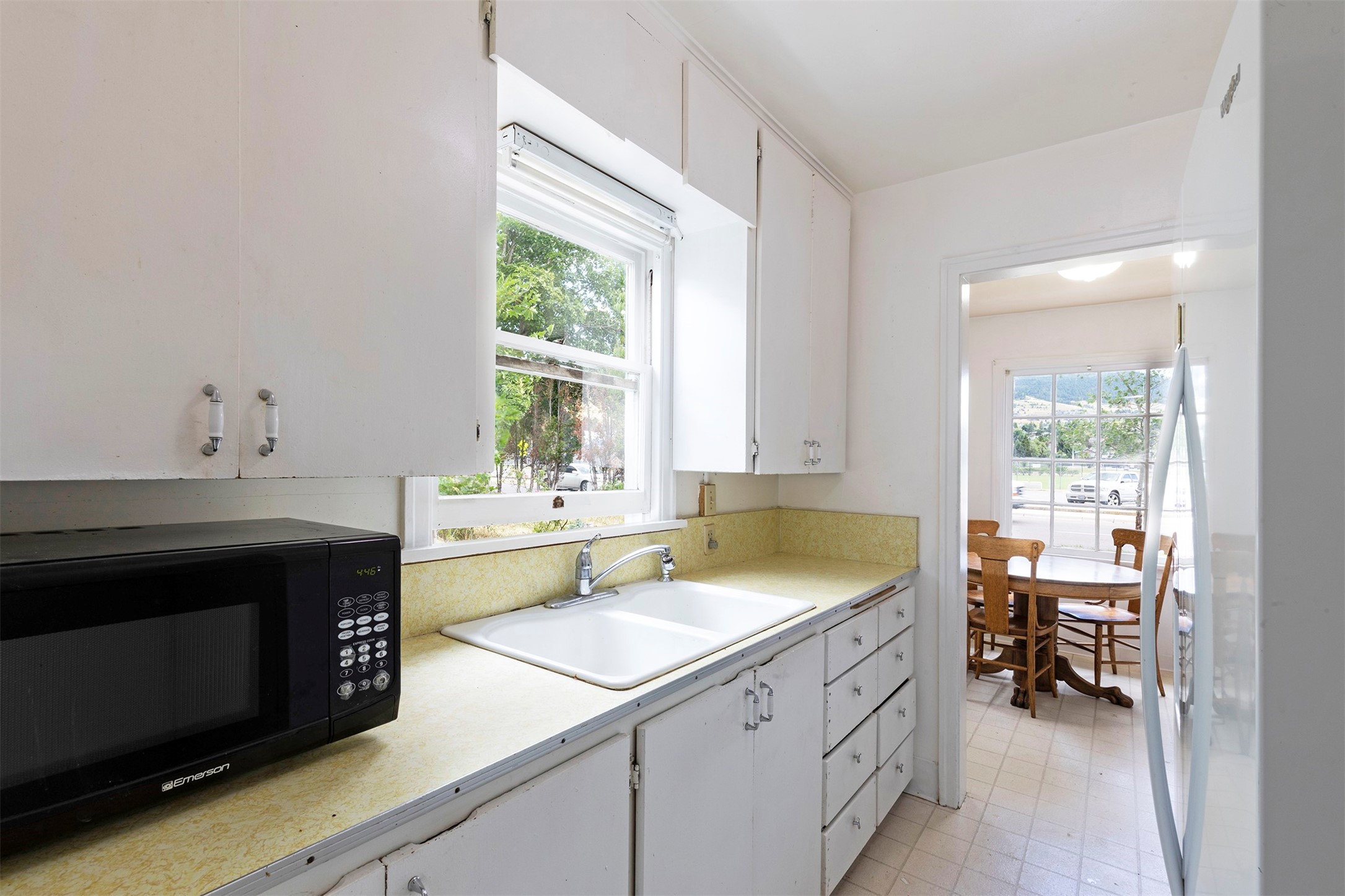 Missoula, Montana 59801, United States, 3 Bedrooms Bedrooms, ,2 BathroomsBathrooms,Residential,Pending,53123