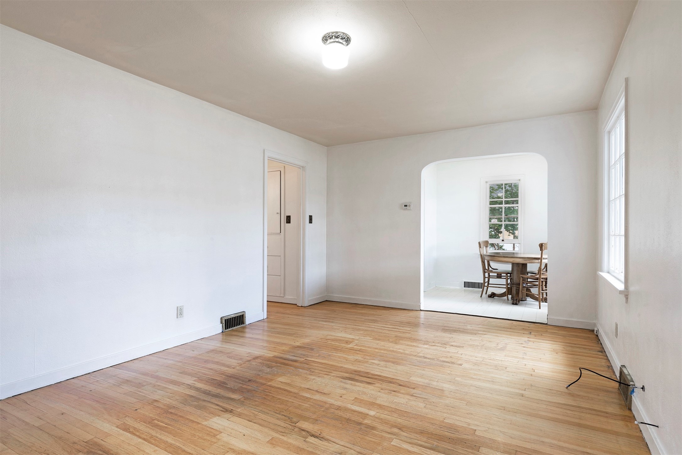 Missoula, Montana 59801, United States, 3 Bedrooms Bedrooms, ,2 BathroomsBathrooms,Residential,Pending,53123