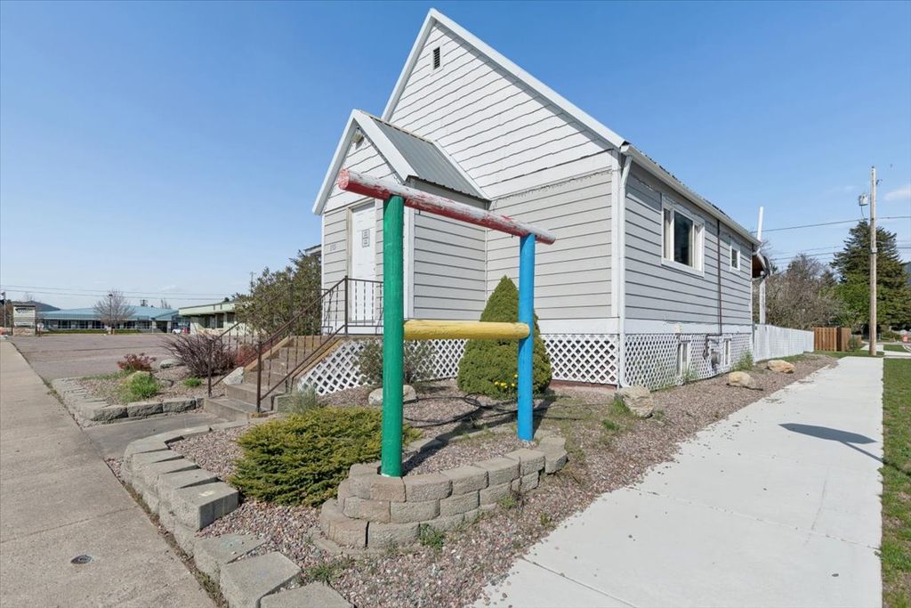 Photo of 135 Nucleus Avenue, Columbia Falls, MT 59912 (MLS # 30069562)