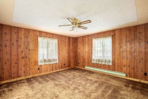 Tiny photo for 1919 Chicago Avenue, Black Eagle, MT 59414 (MLS # 30069561)