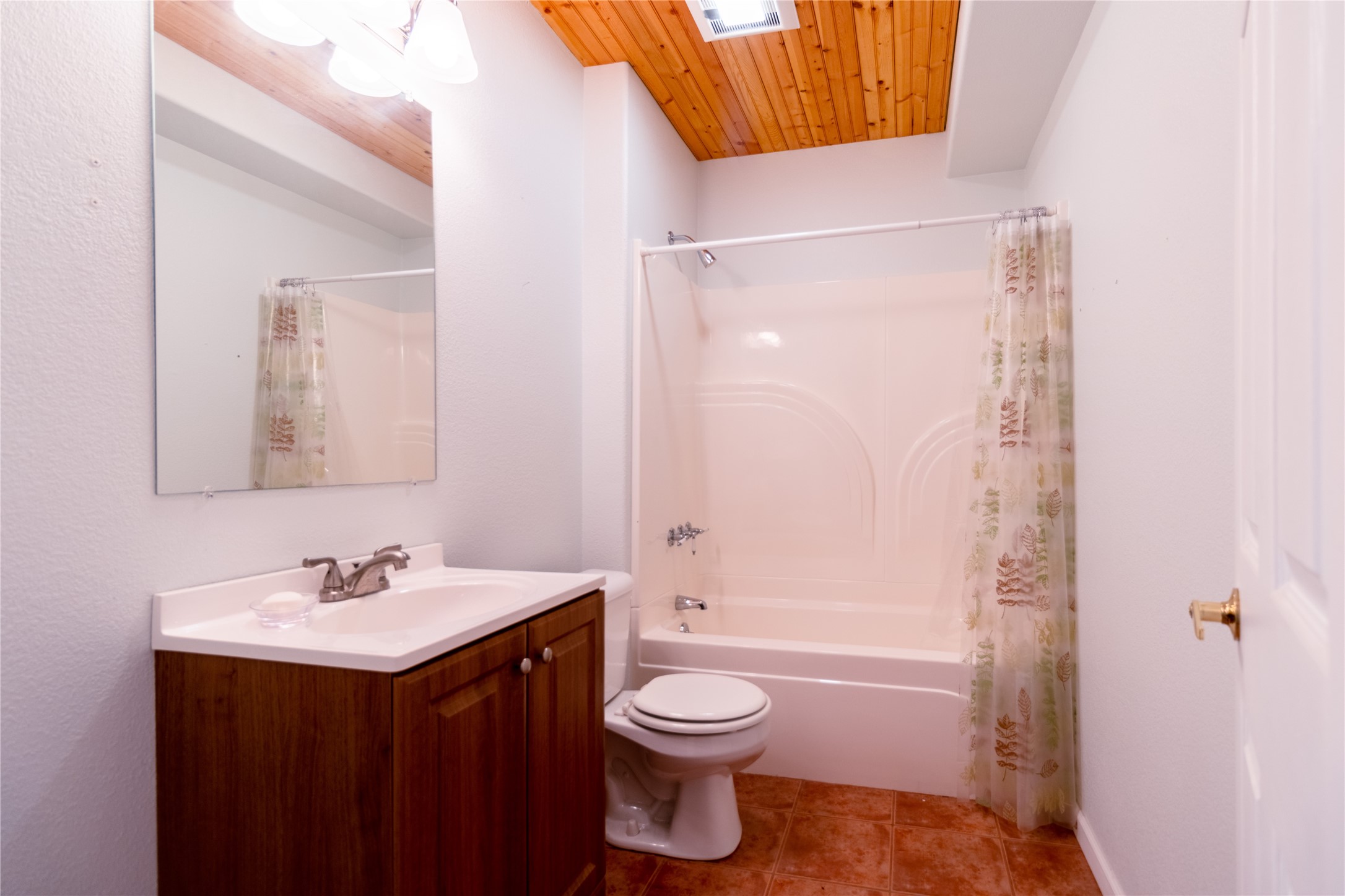 Polson, Montana 59860, United States, 4 Bedrooms Bedrooms, ,3 BathroomsBathrooms,Residential,Pending,49229