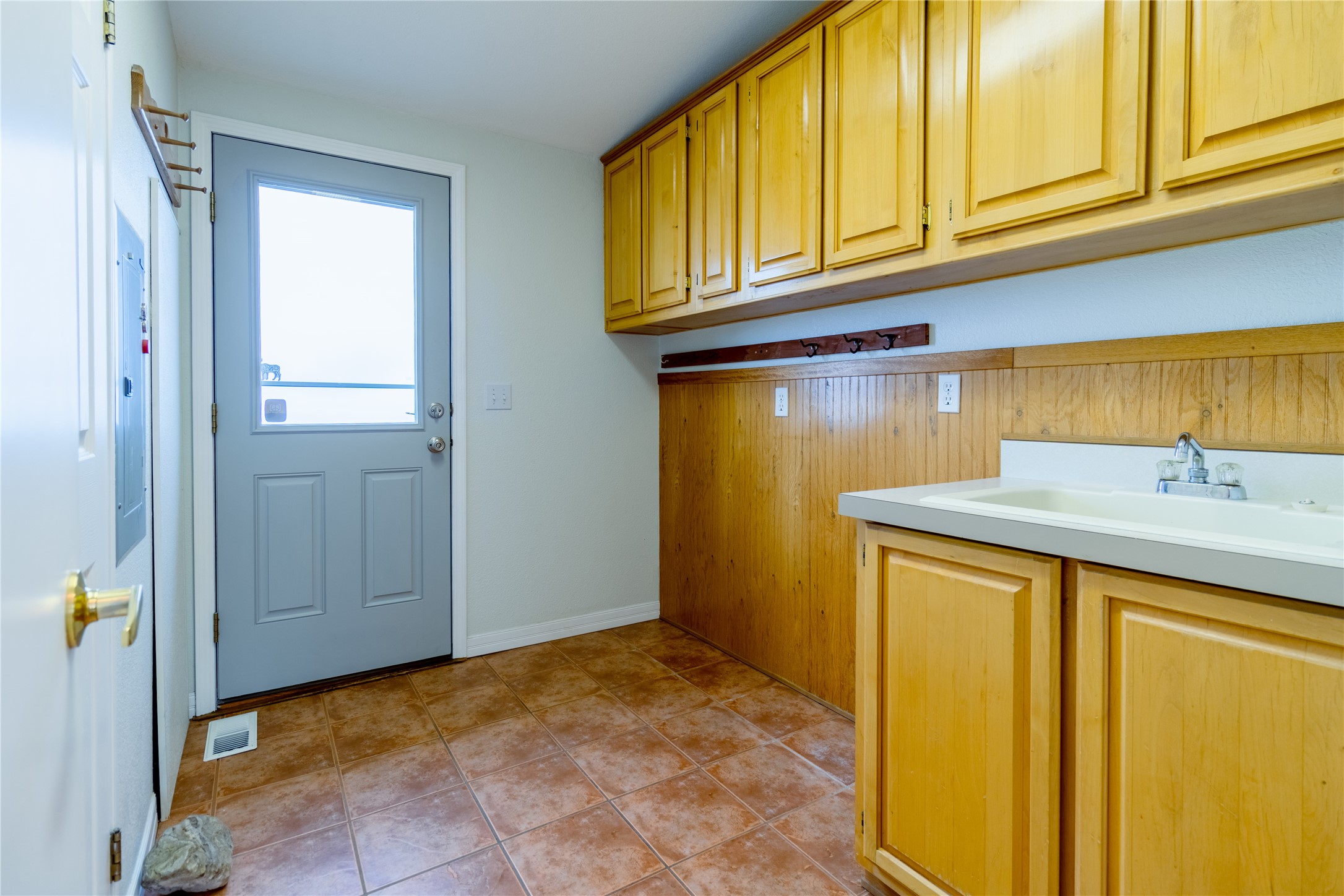 Polson, Montana 59860, United States, 4 Bedrooms Bedrooms, ,3 BathroomsBathrooms,Residential,Pending,49229