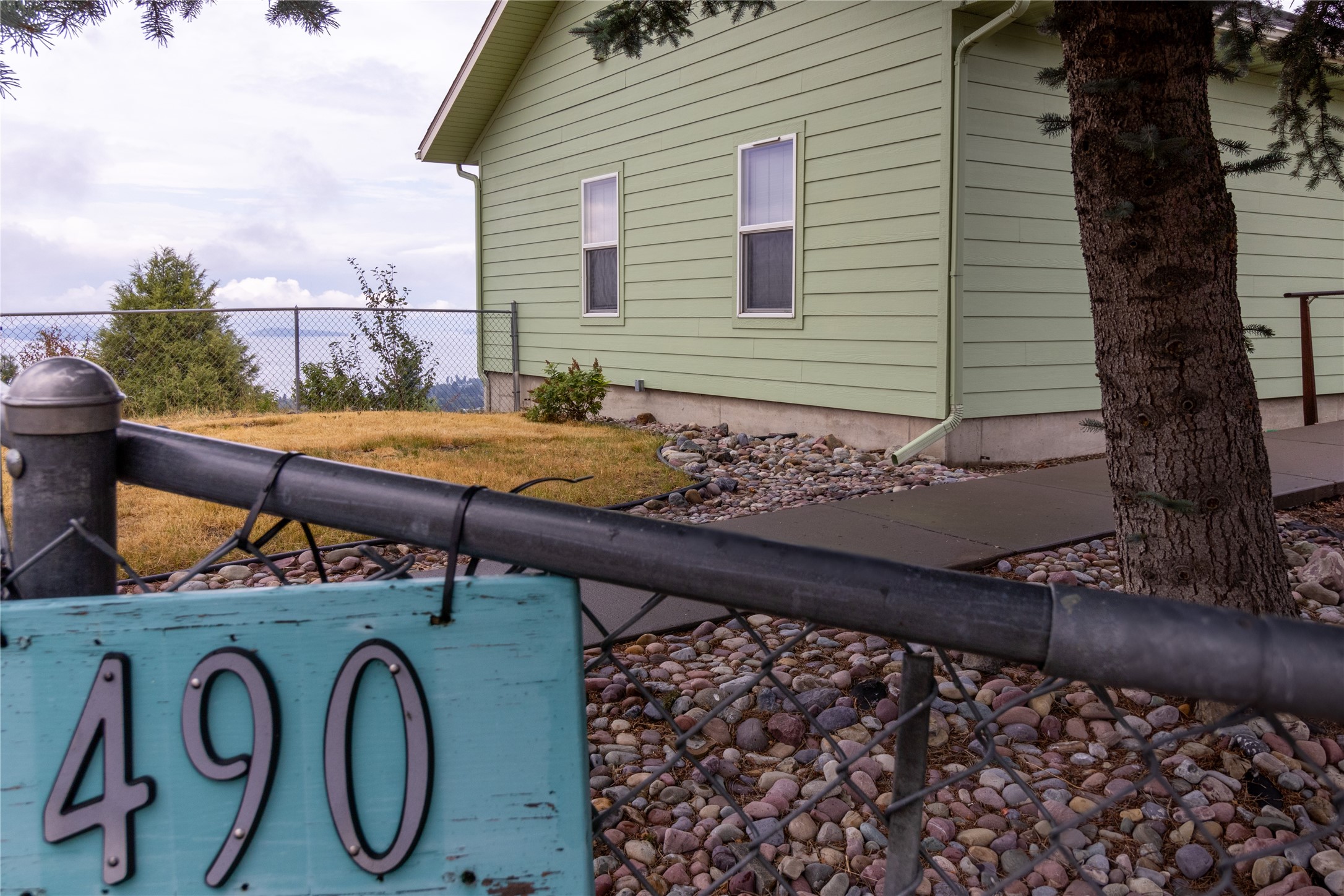 Polson, Montana 59860, United States, 4 Bedrooms Bedrooms, ,3 BathroomsBathrooms,Residential,Pending,49229