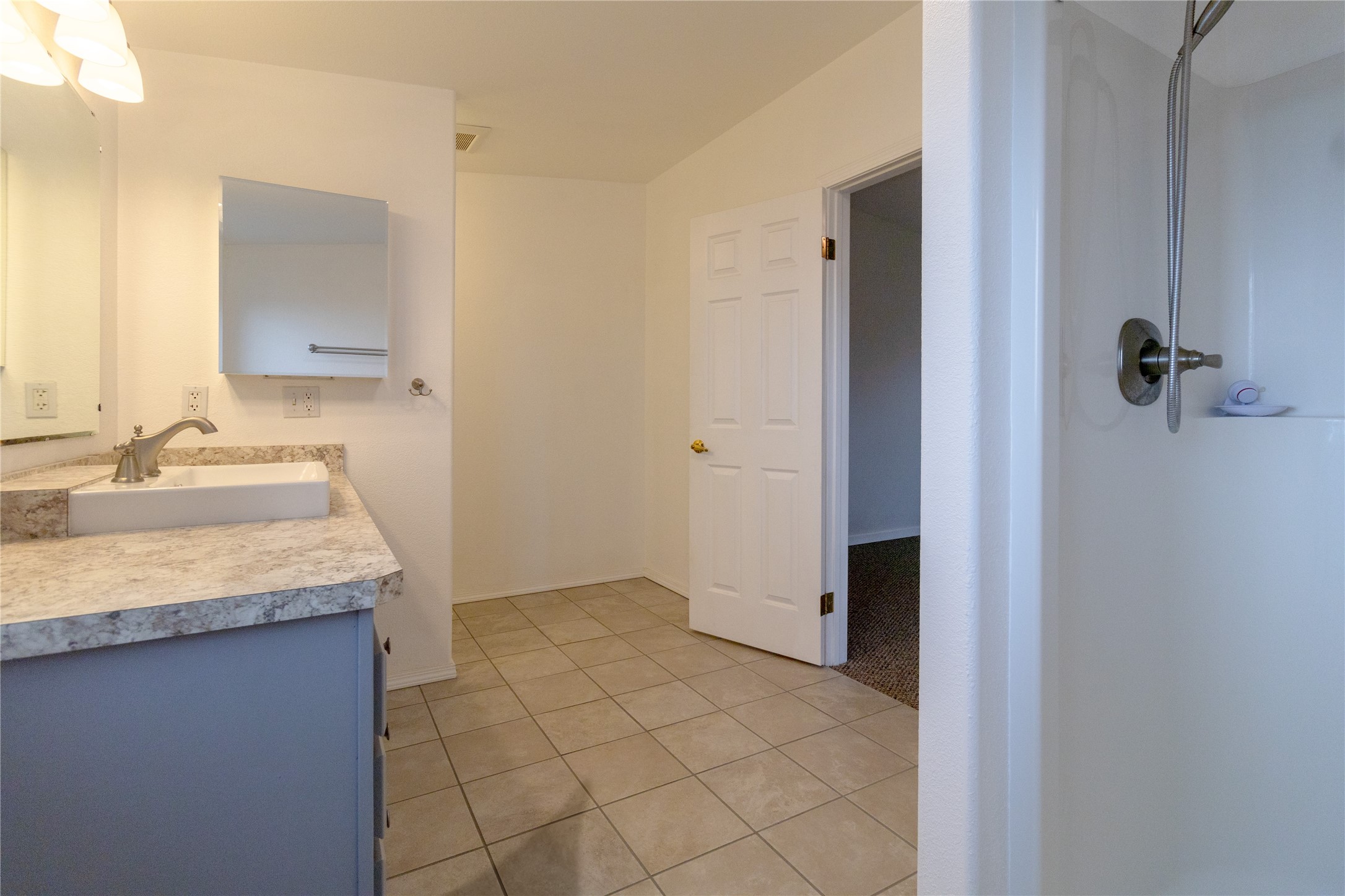 Polson, Montana 59860, United States, 4 Bedrooms Bedrooms, ,3 BathroomsBathrooms,Residential,Pending,49229