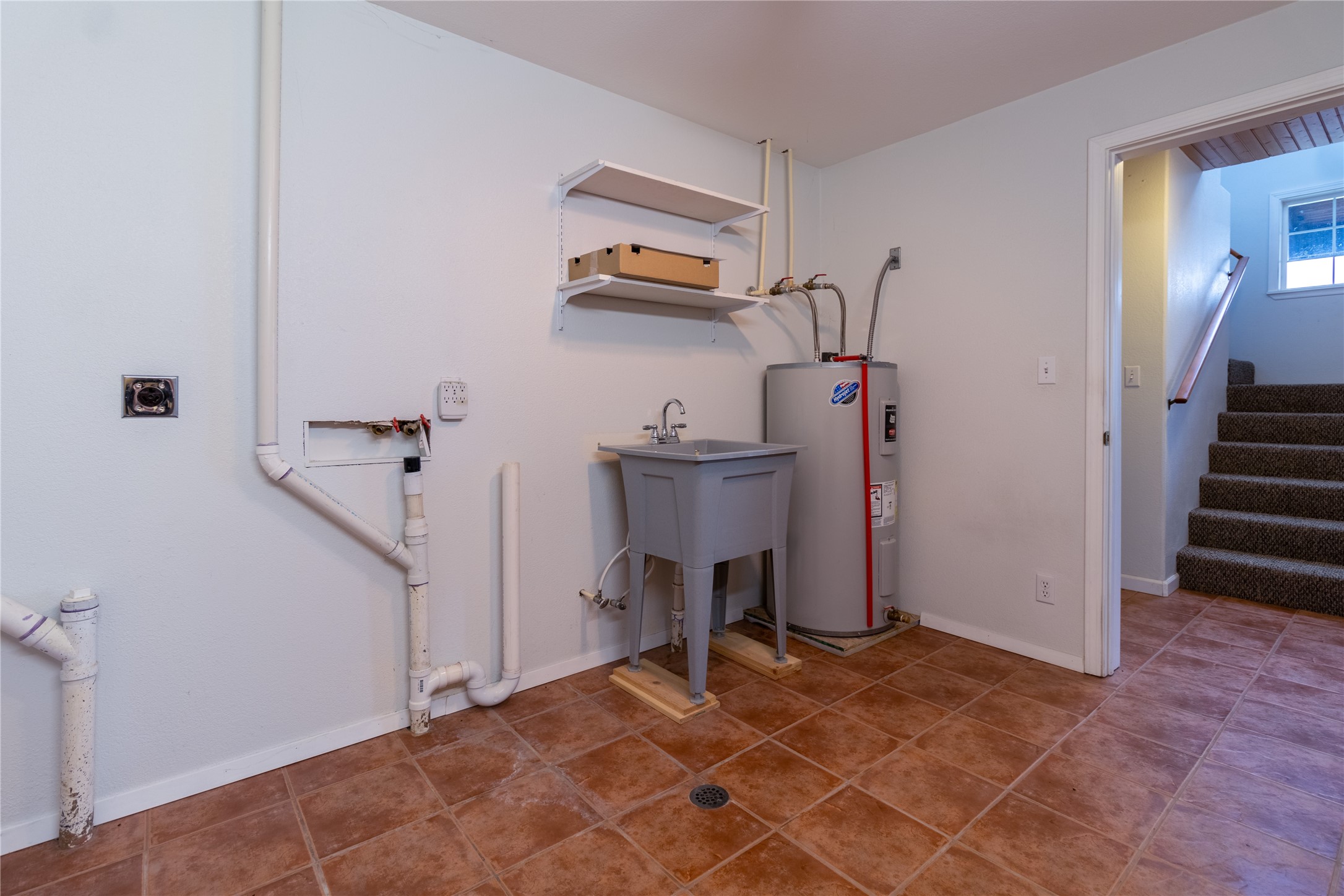 Polson, Montana 59860, United States, 4 Bedrooms Bedrooms, ,3 BathroomsBathrooms,Residential,Pending,49229