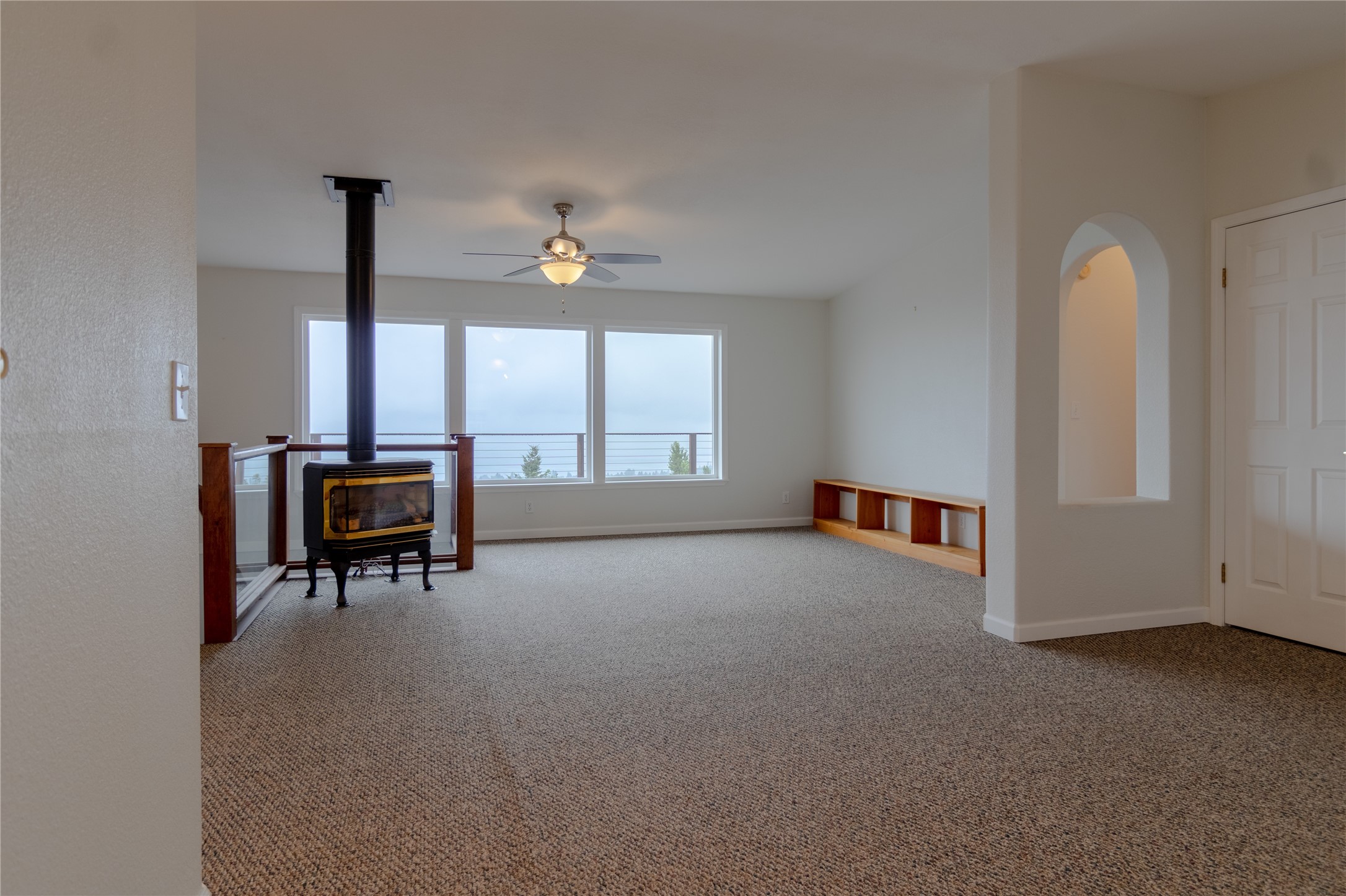 Polson, Montana 59860, United States, 4 Bedrooms Bedrooms, ,3 BathroomsBathrooms,Residential,Pending,49229