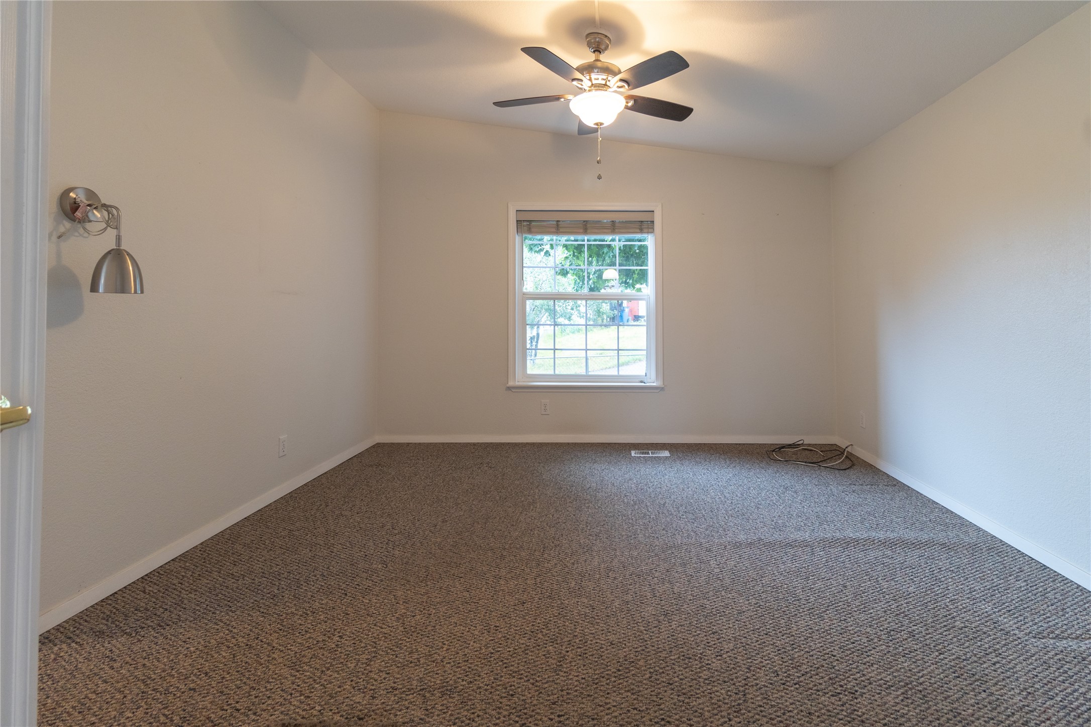 Polson, Montana 59860, United States, 4 Bedrooms Bedrooms, ,3 BathroomsBathrooms,Residential,Pending,49229